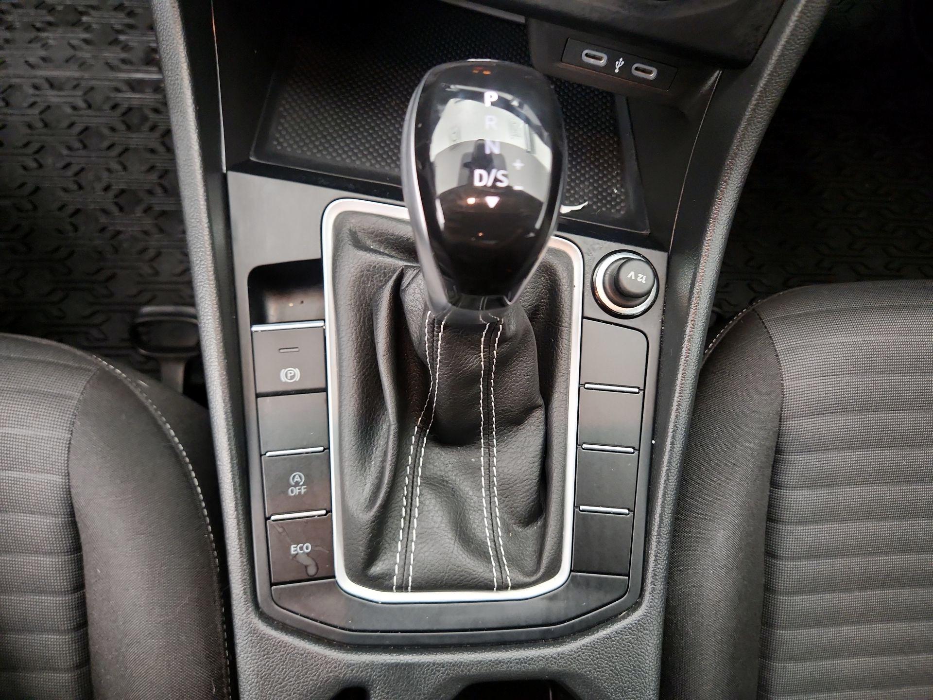 Thumbnail: 2024 Volkswagen Jetta - 17
