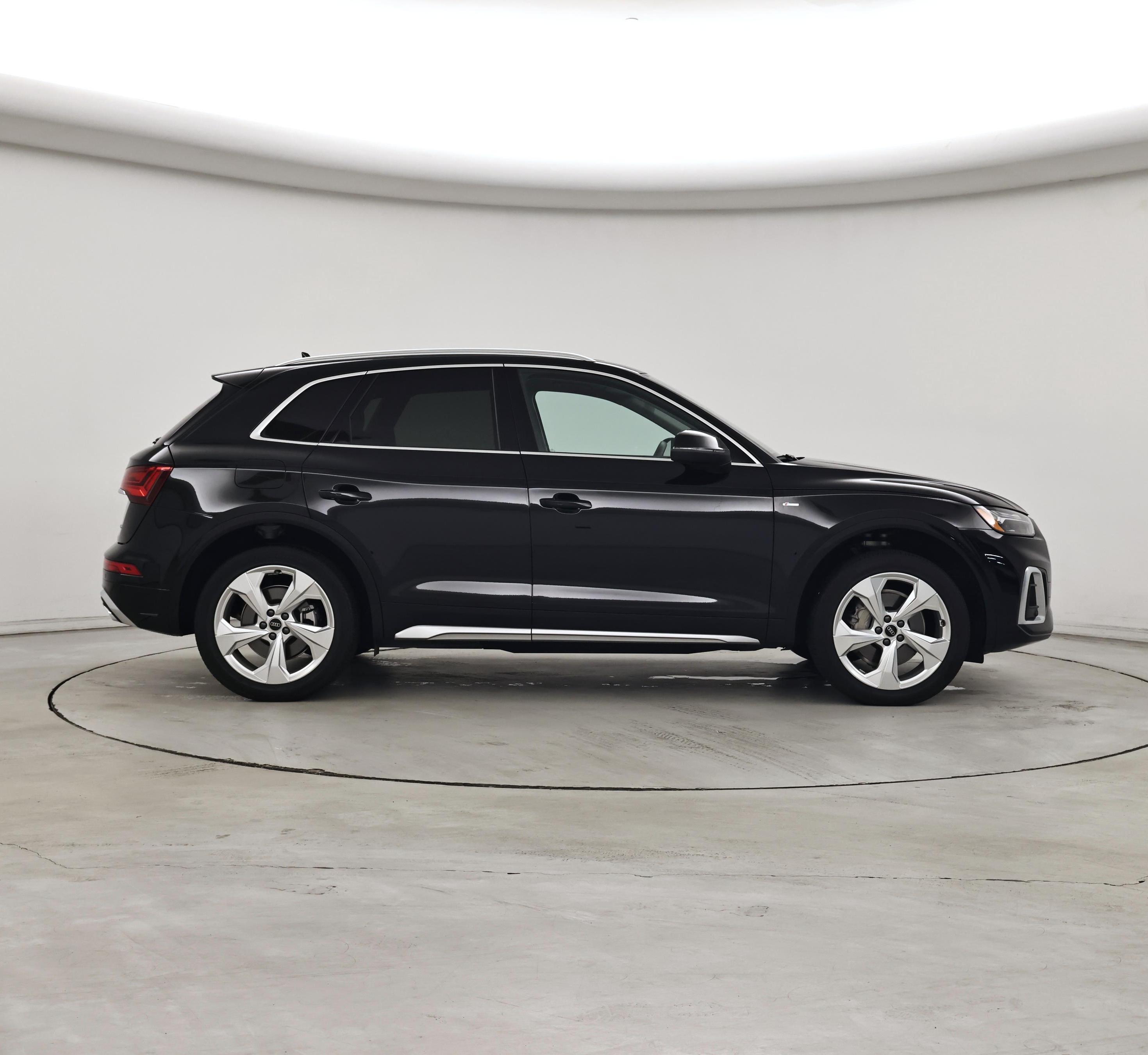 Thumbnail: 2023 Audi Q5 - 7