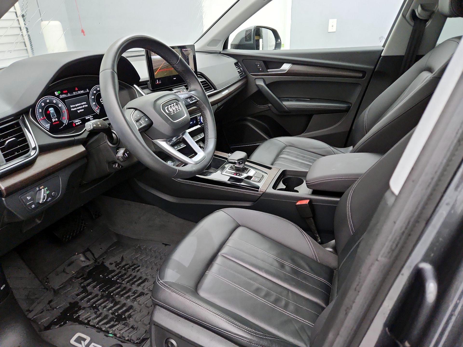 Thumbnail: 2023 Audi Q5 - 11