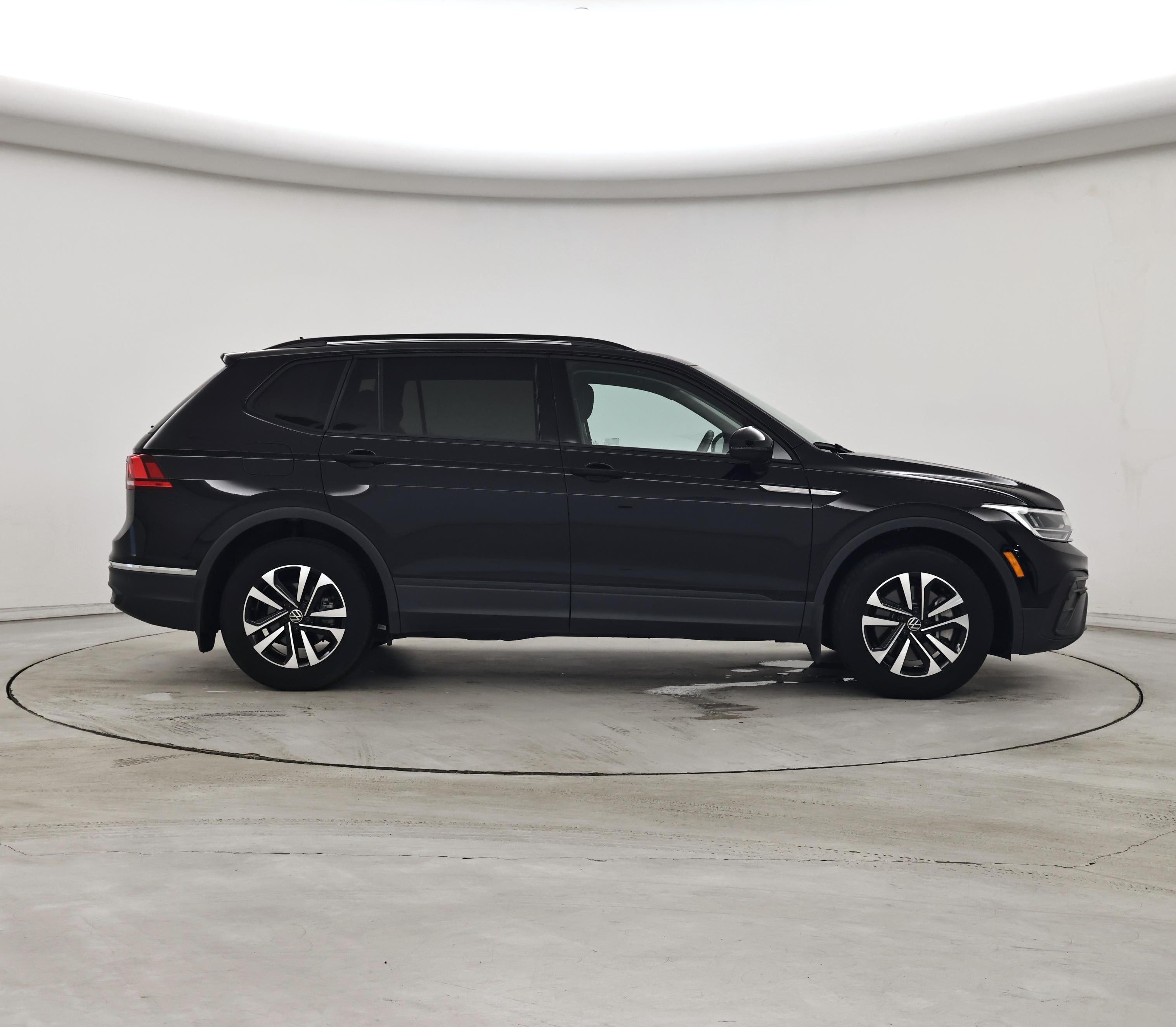 Thumbnail: 2024 Volkswagen Tiguan - 7