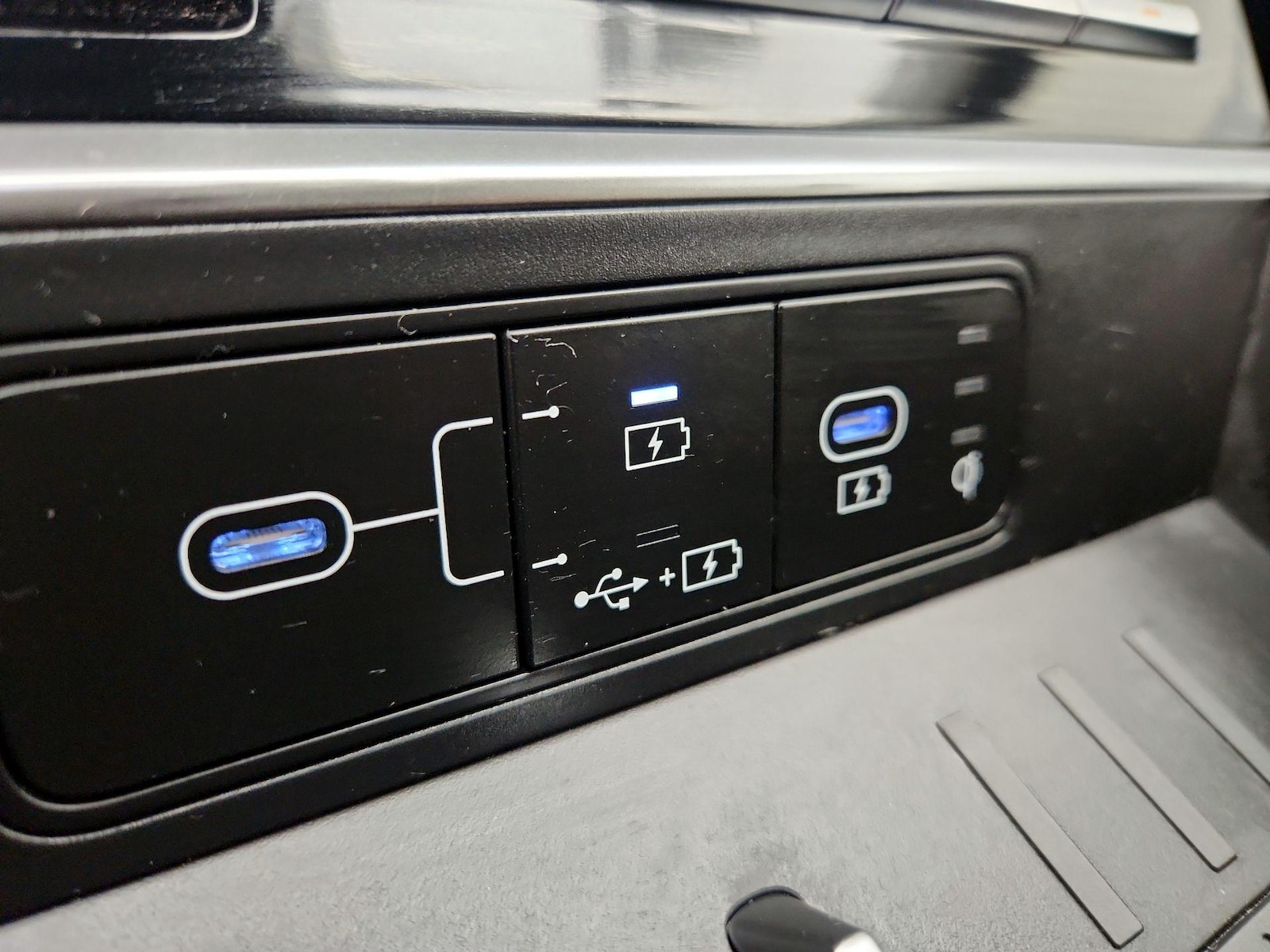 2025 Hyundai Santa Fe SEL - Photo 19