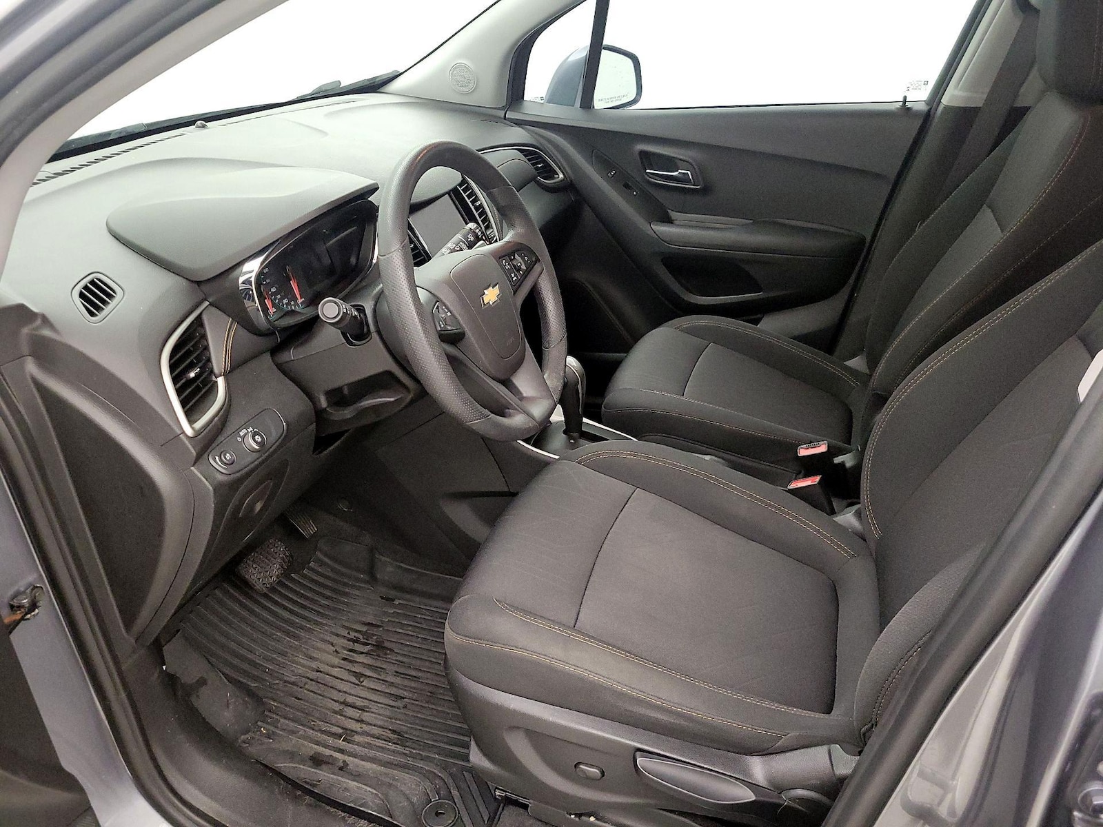 2020 Chevrolet Trax LT - Photo 12