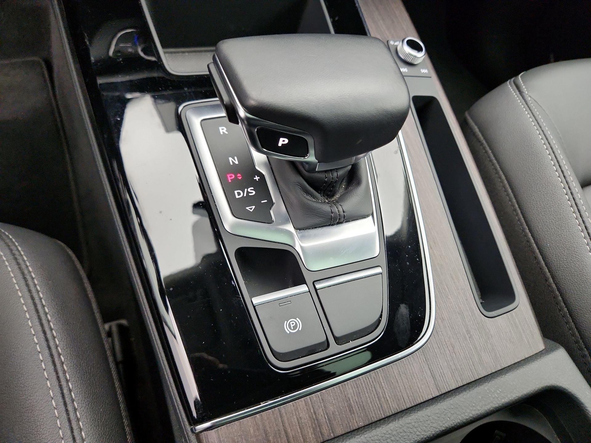 Thumbnail: 2023 Audi Q5 - 17