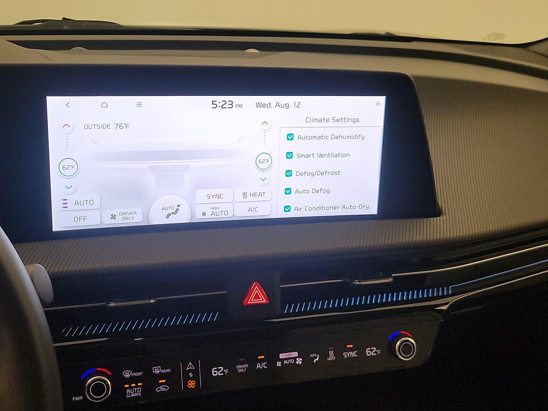 Thumbnail: 2024 Kia EV6 - 17