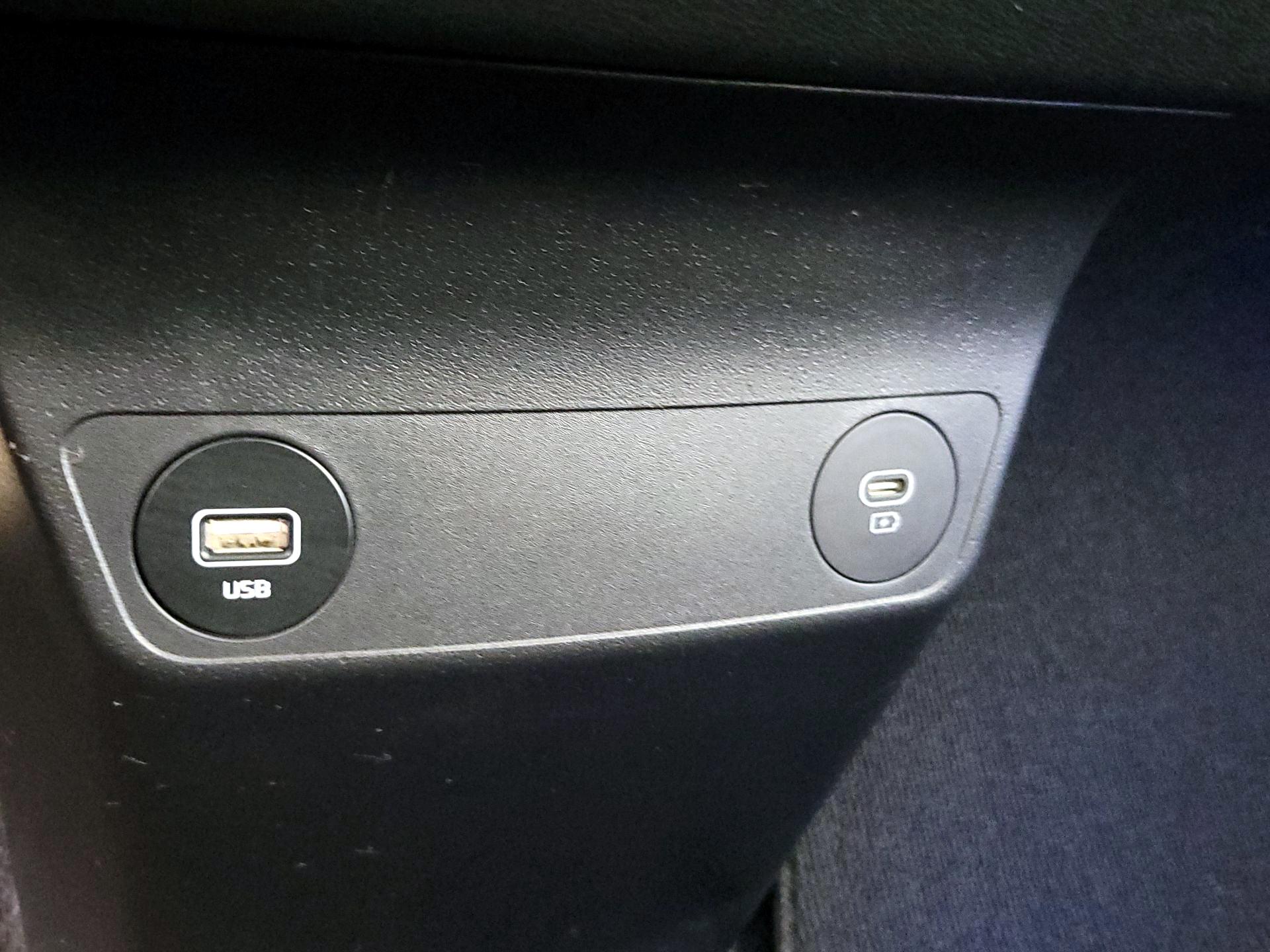 Thumbnail: 2024 Kia EV6 - 19