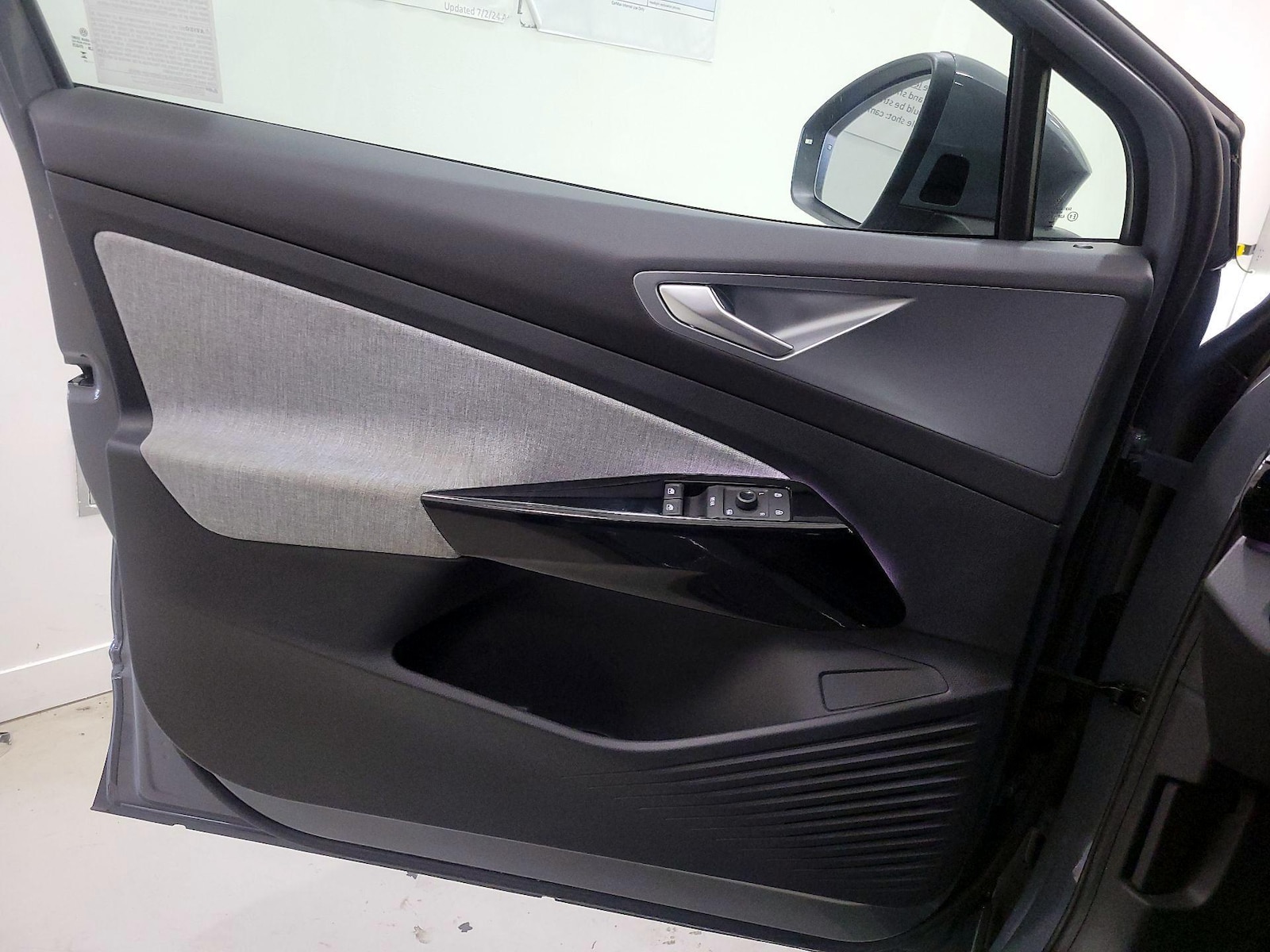 2023 Volkswagen ID.4 PRO - Photo 13