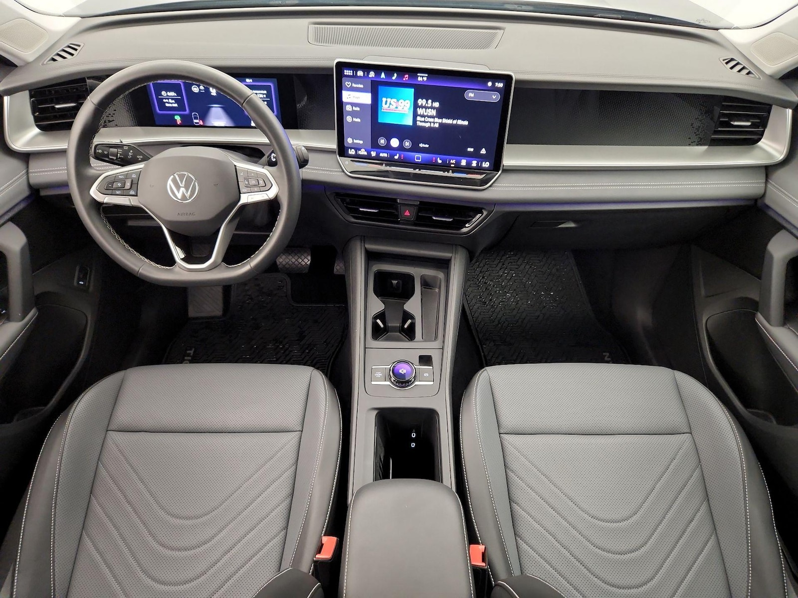 2025 Volkswagen Tiguan SE - Photo 10