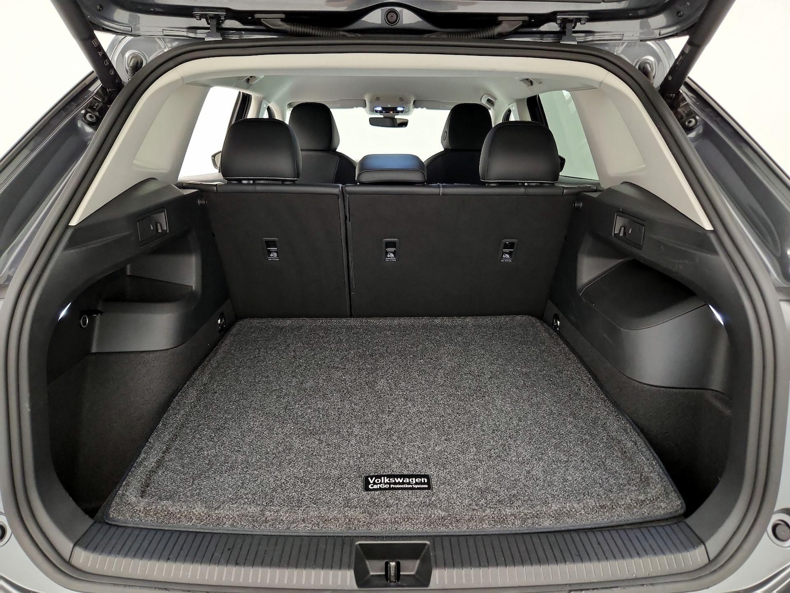 2025 Volkswagen Tiguan SE - Photo 21