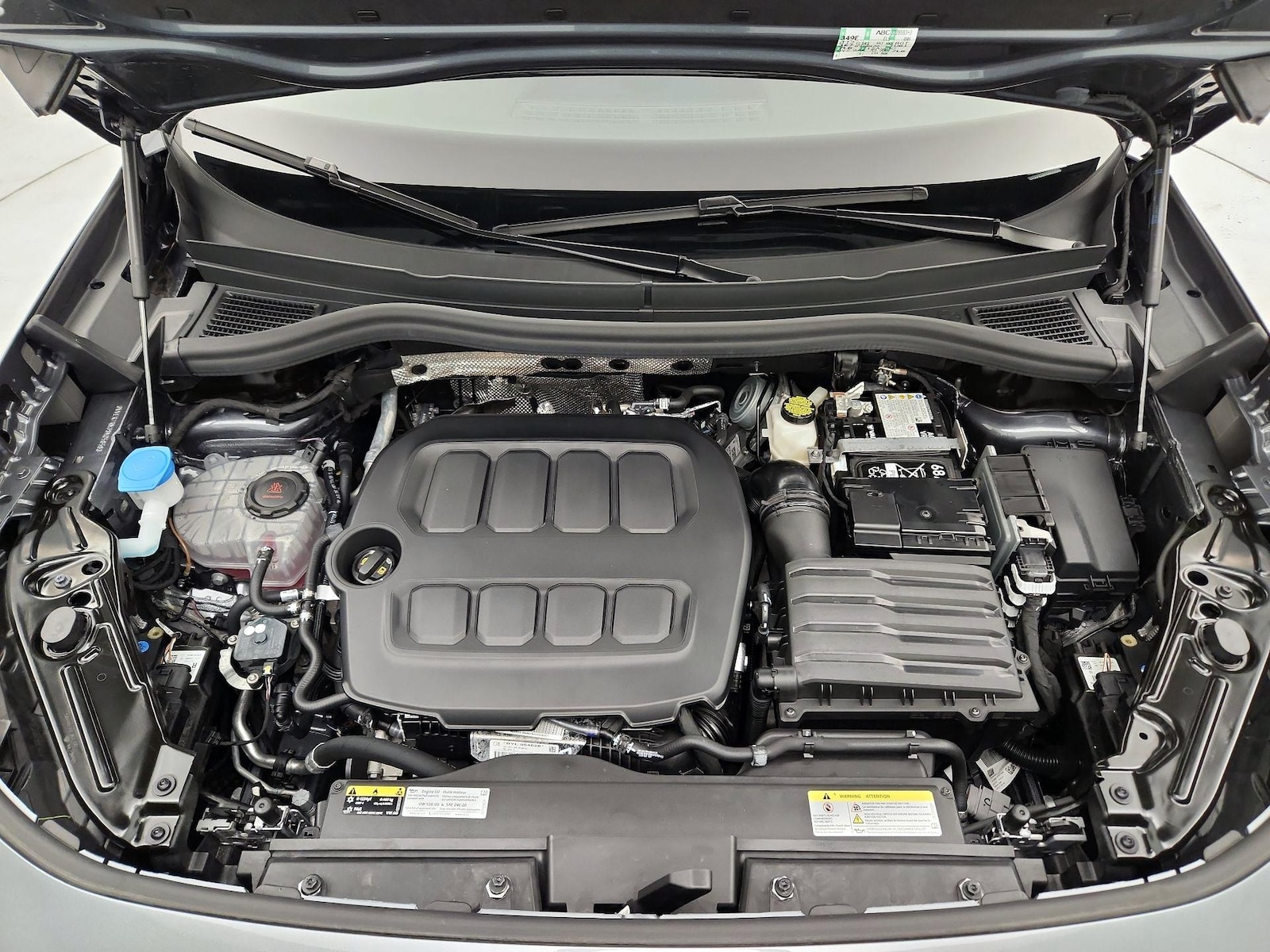 2025 Volkswagen Tiguan SE - Photo 23