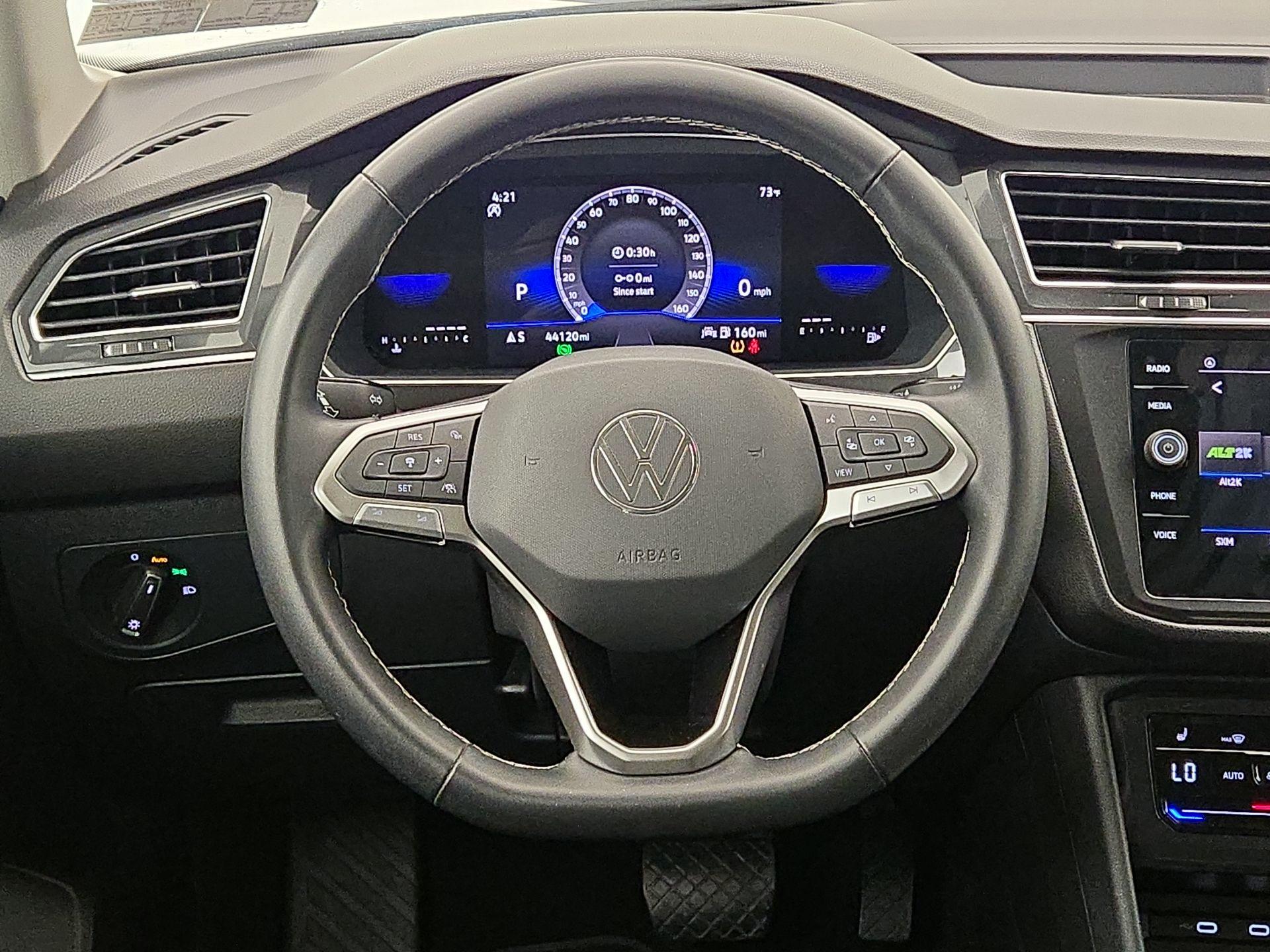 Thumbnail: 2023 Volkswagen Tiguan - 10