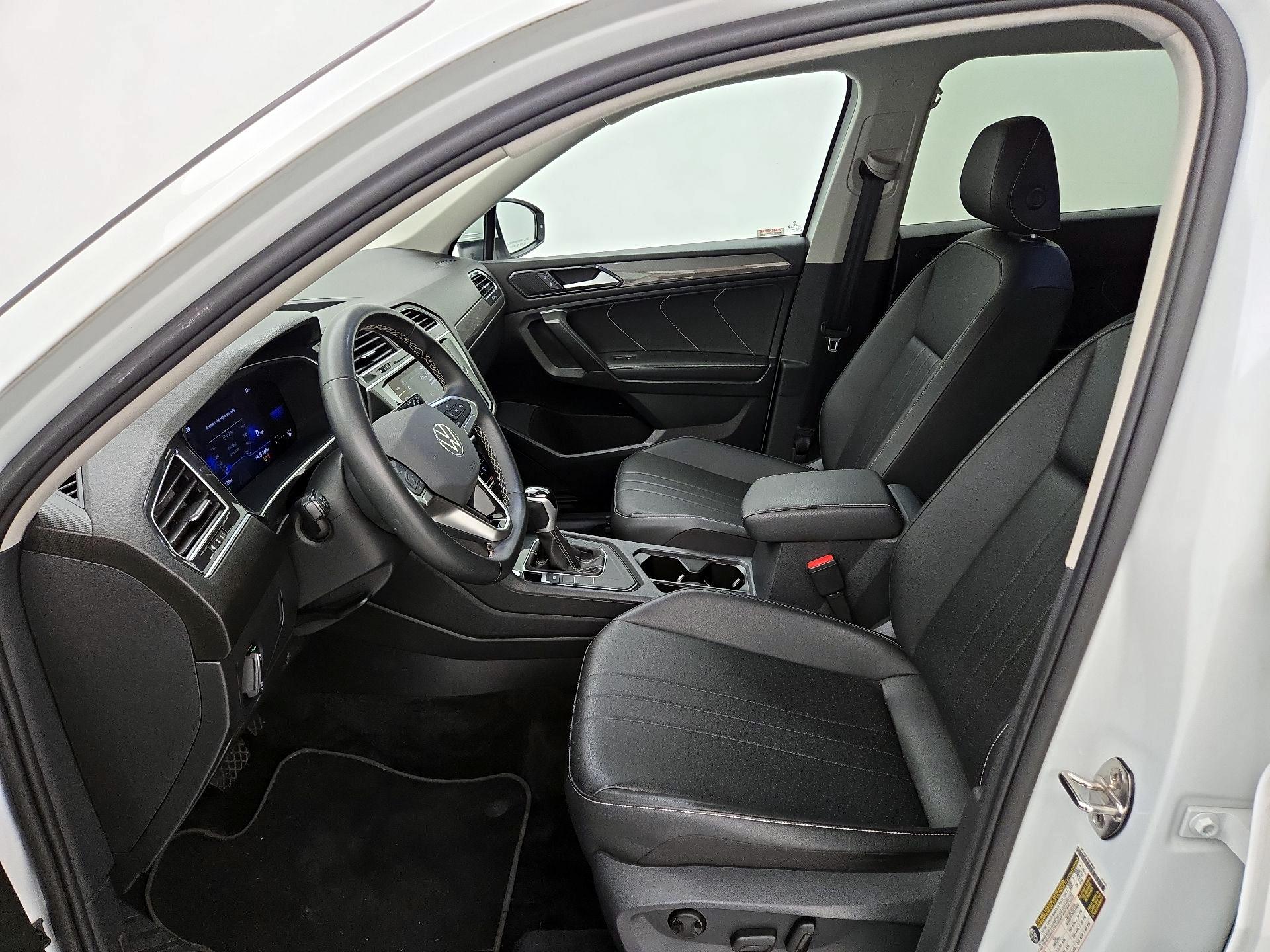 Thumbnail: 2023 Volkswagen Tiguan - 11
