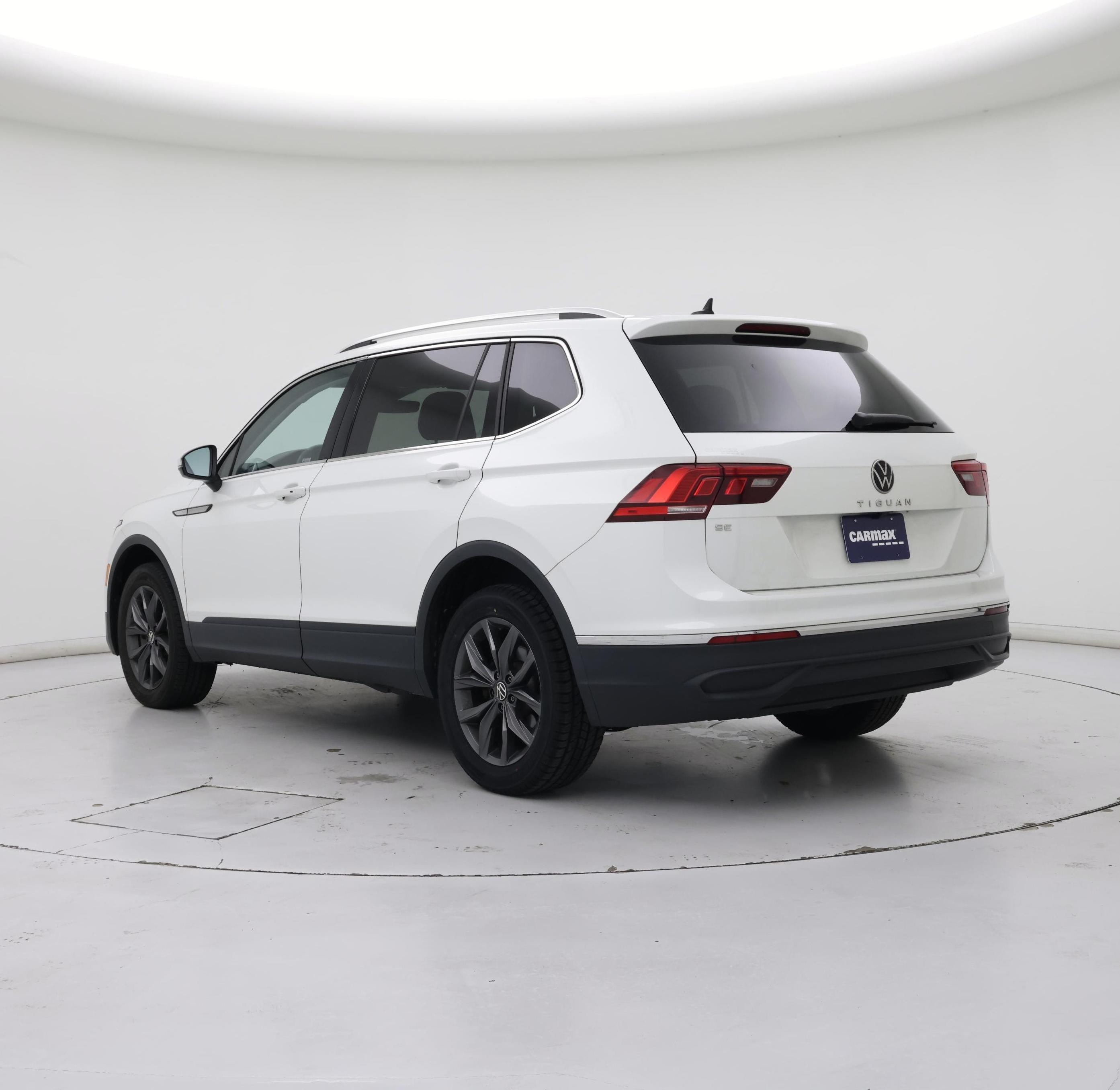 Thumbnail: 2023 Volkswagen Tiguan - 2