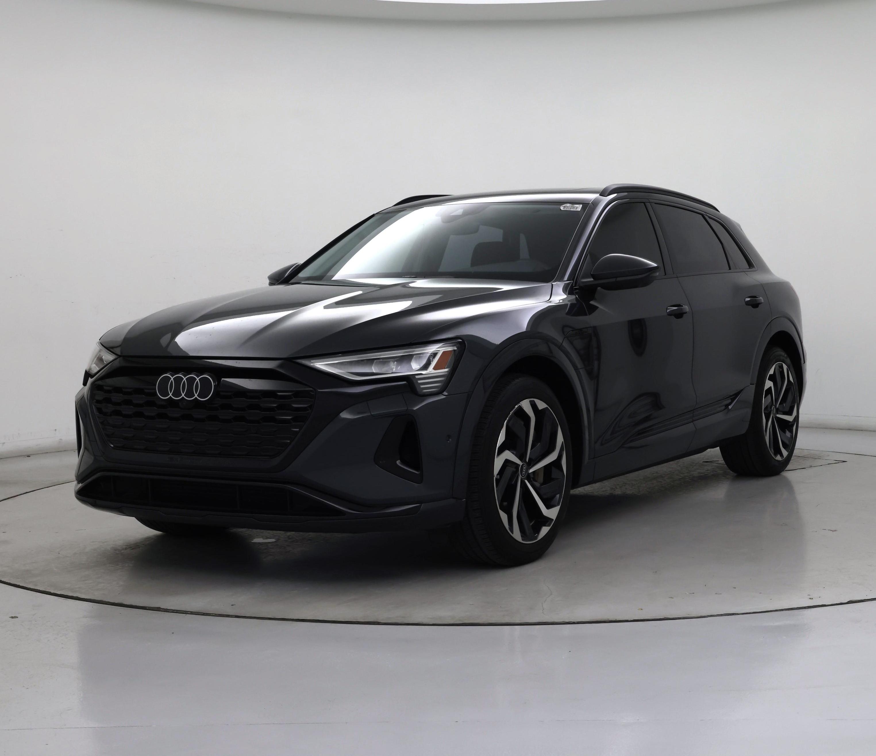 Thumbnail: 2024 Audi Q8 e-tron - 4