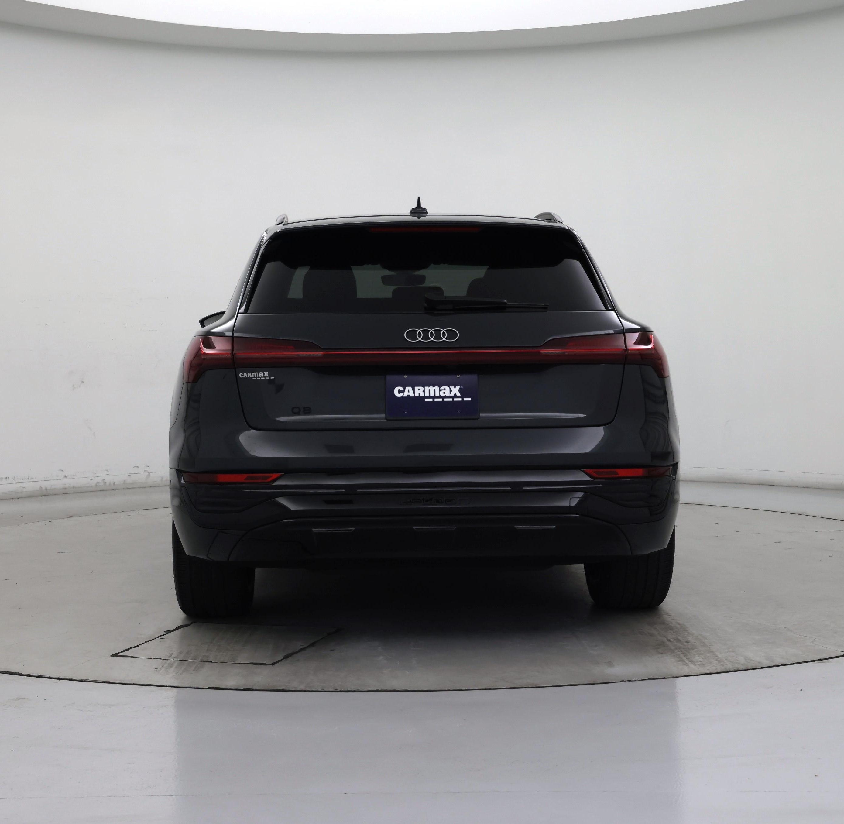 Thumbnail: 2024 Audi Q8 e-tron - 6