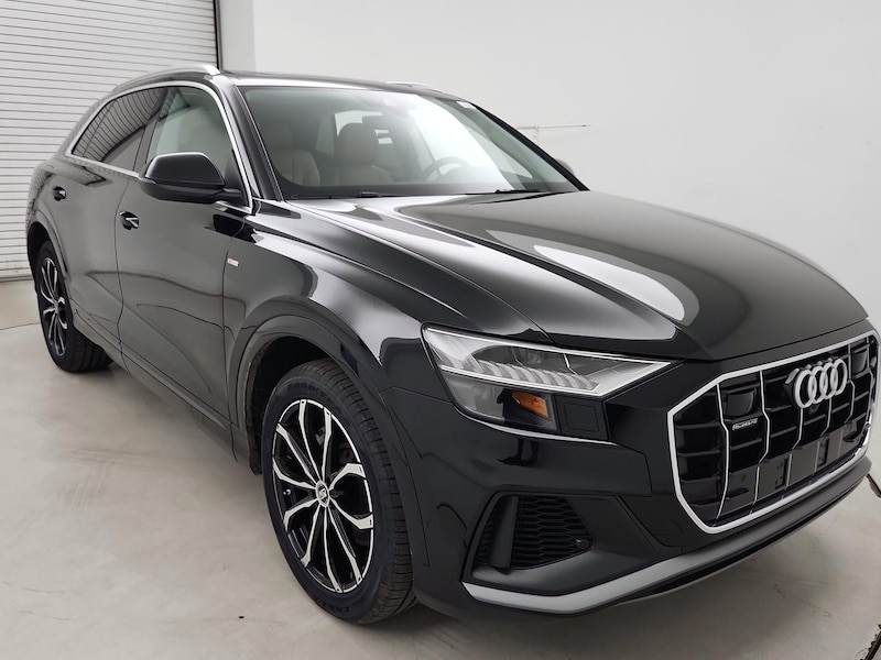 2023 Audi Q8 Premium Plus