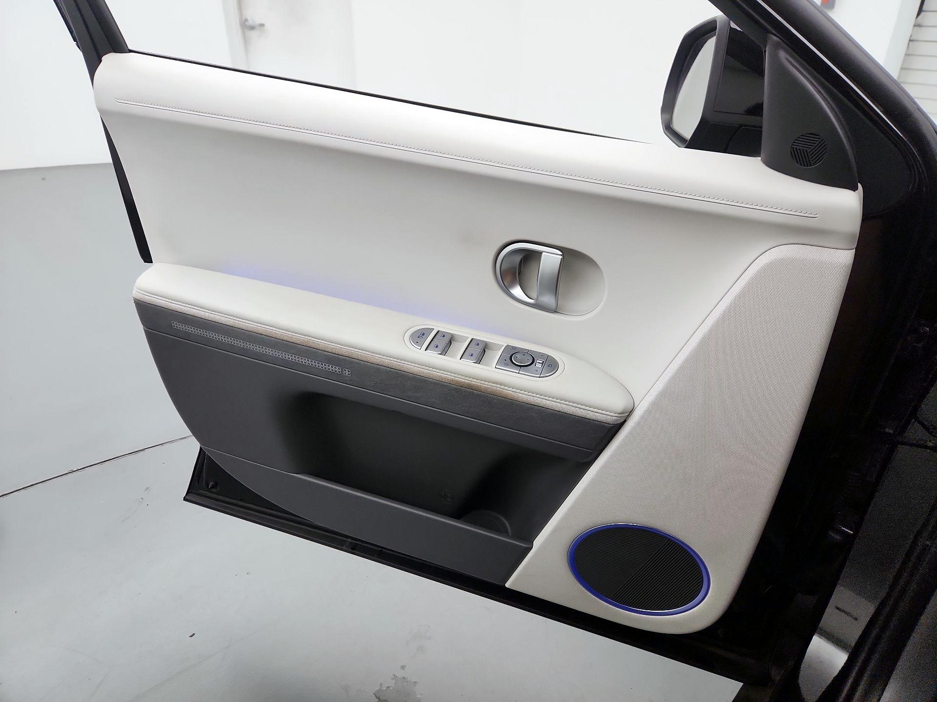 Thumbnail: 2023 Hyundai Ioniq 5 - 12