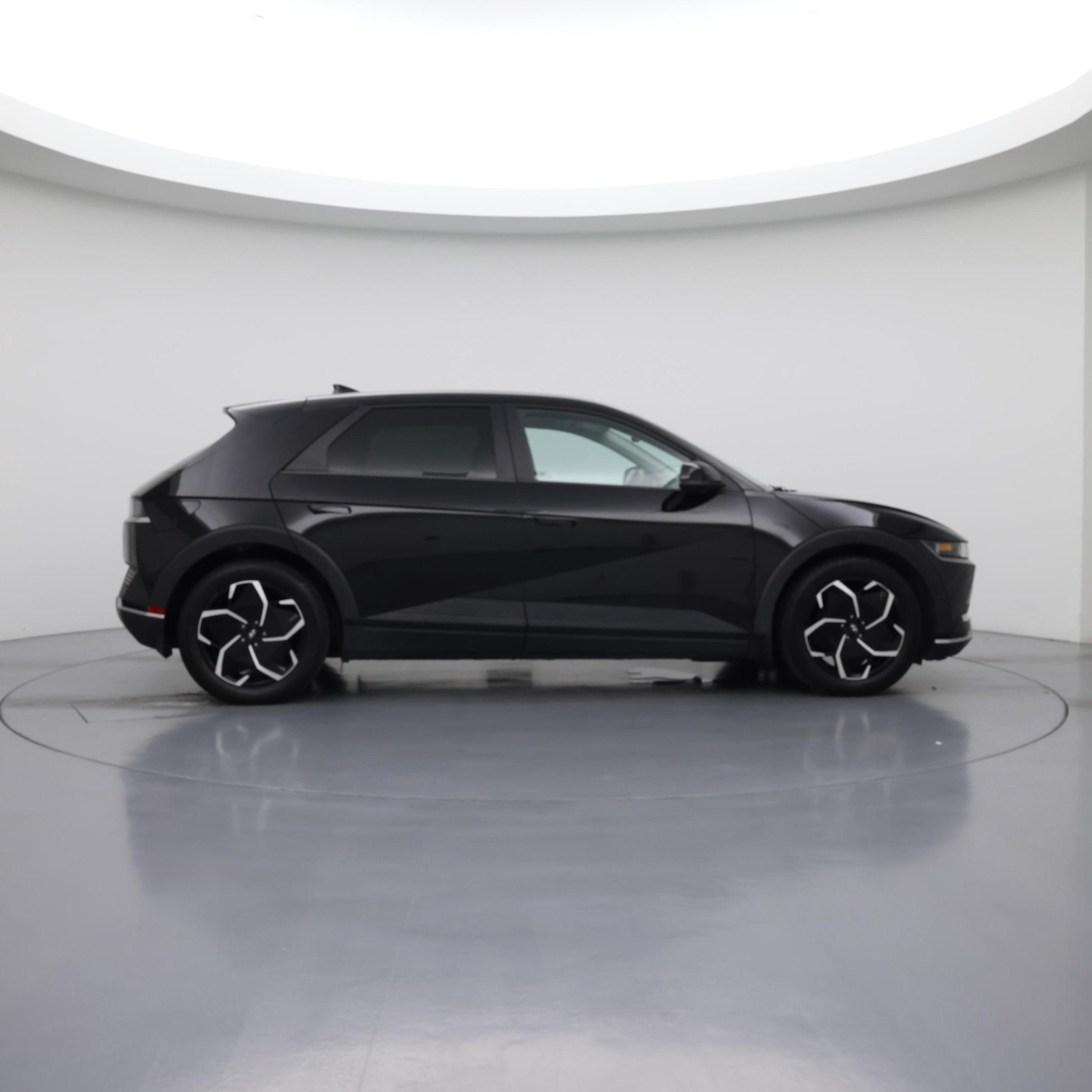 Thumbnail: 2023 Hyundai Ioniq 5 - 7