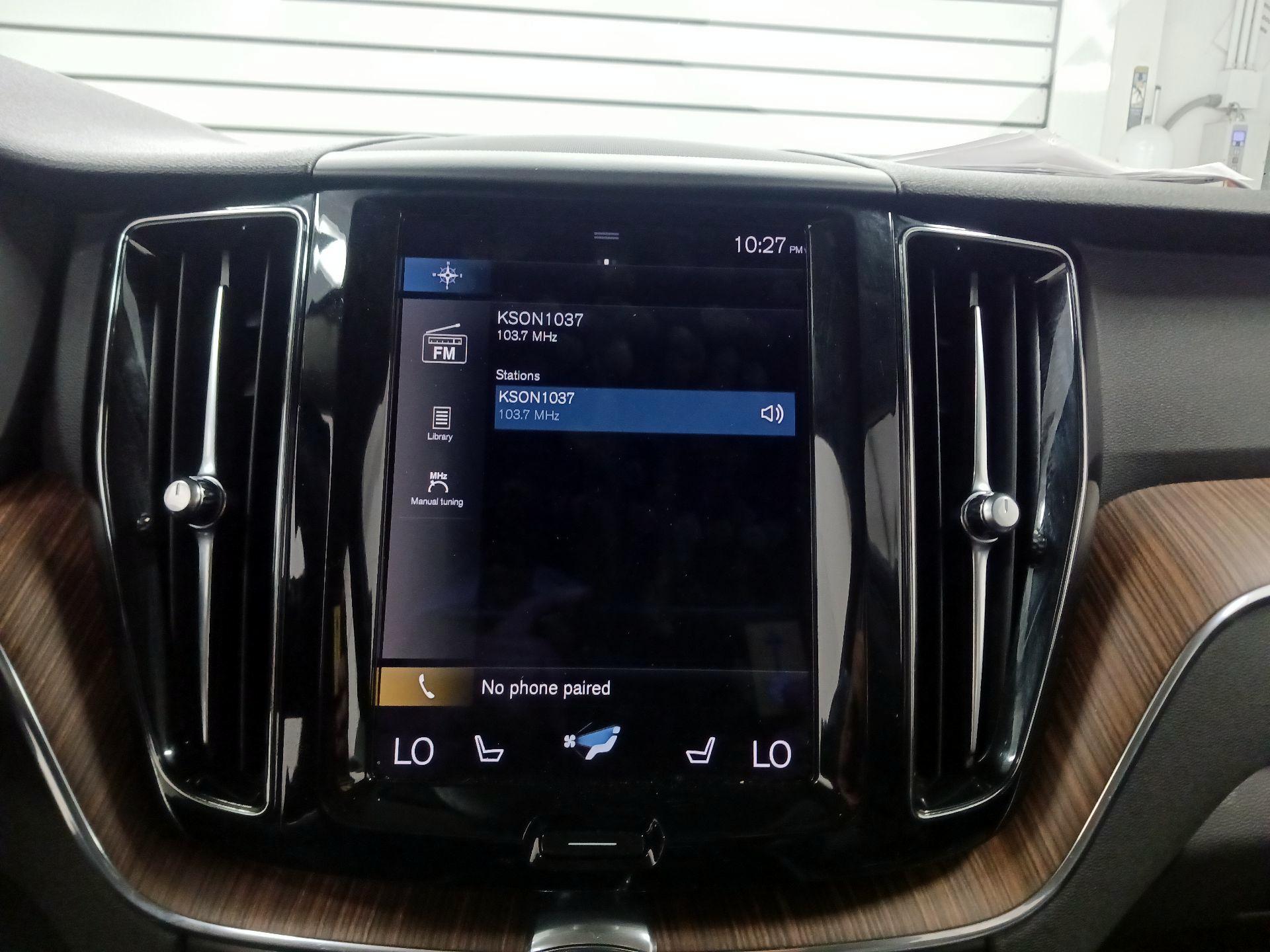 Thumbnail: 2021 Volvo XC60 - 11