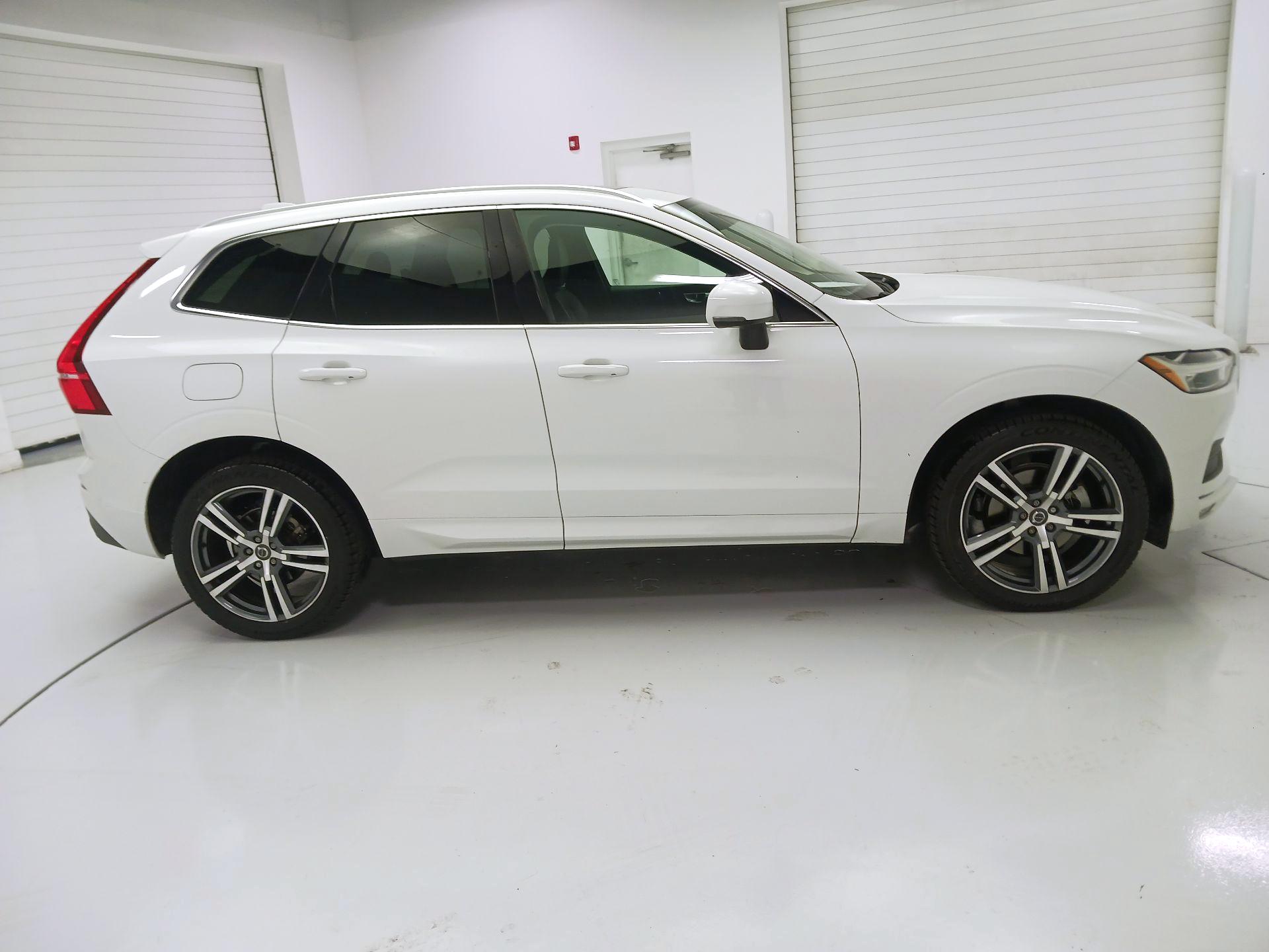 Thumbnail: 2021 Volvo XC60 - 4