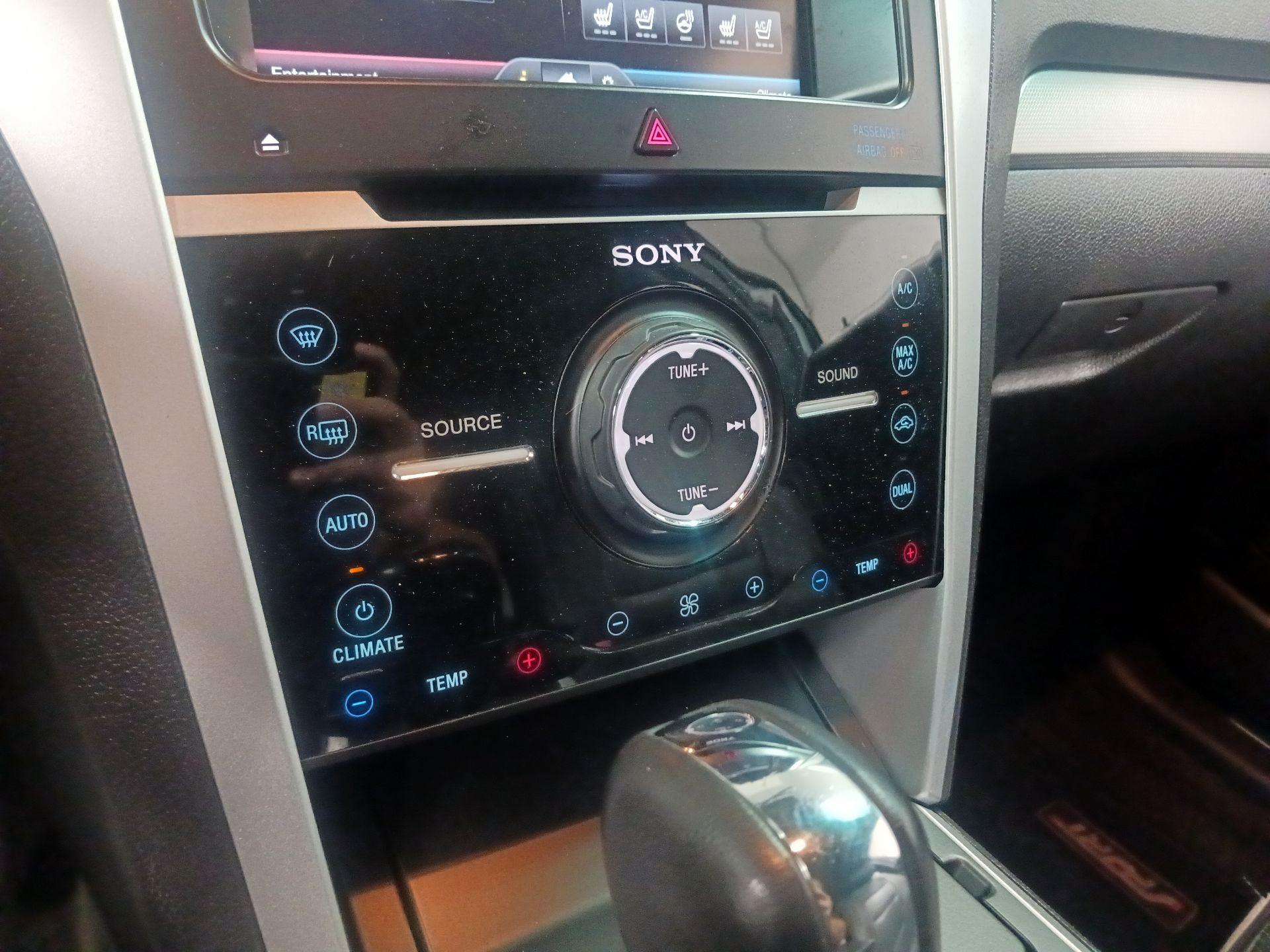Thumbnail: 2015 Ford Explorer - 14