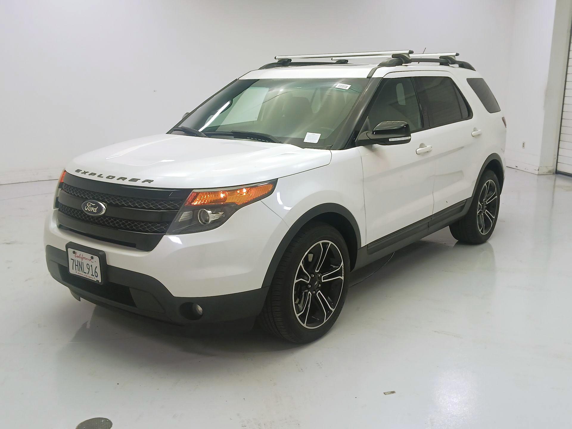 Thumbnail: 2015 Ford Explorer - 3