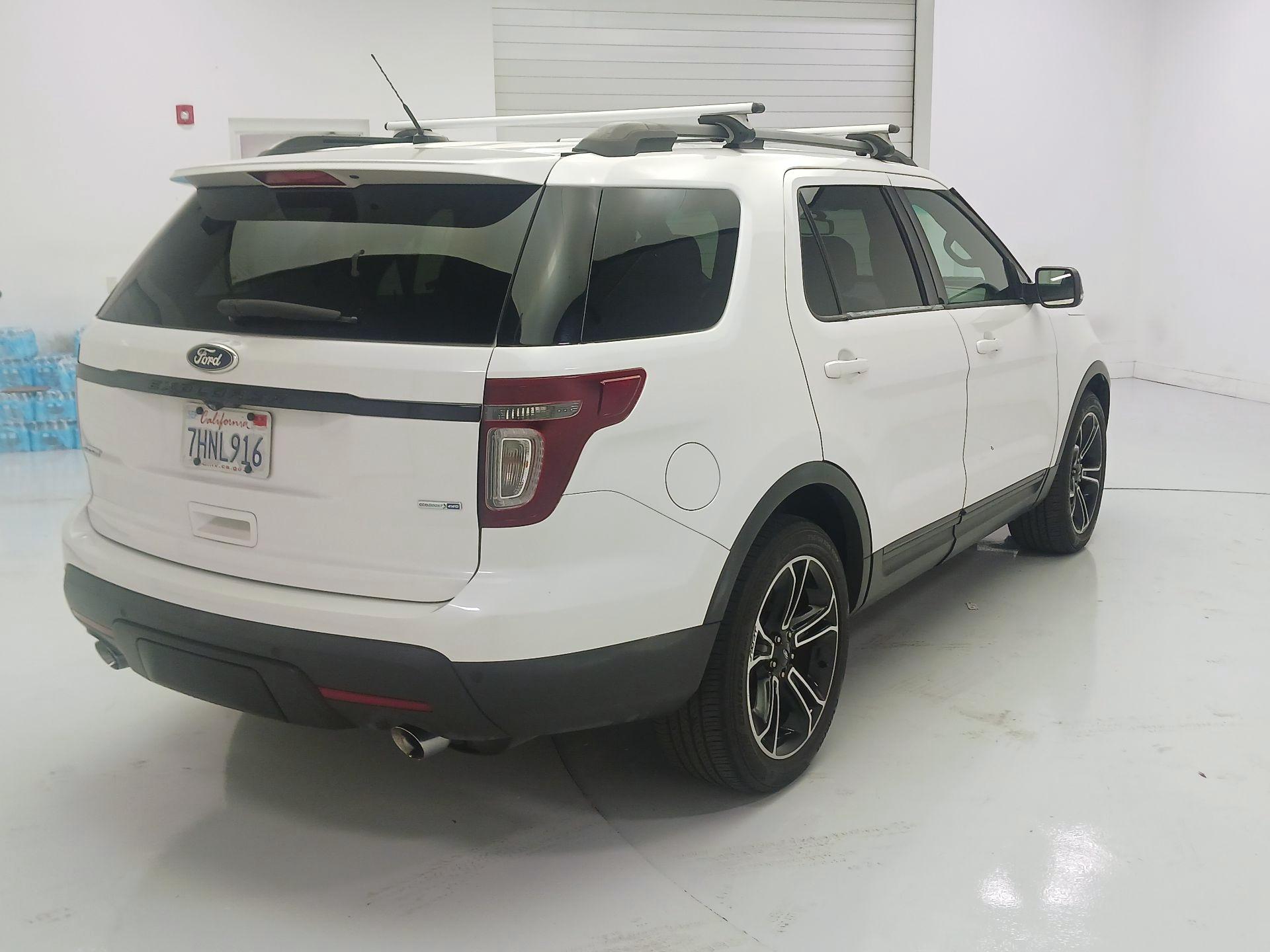 Thumbnail: 2015 Ford Explorer - 5