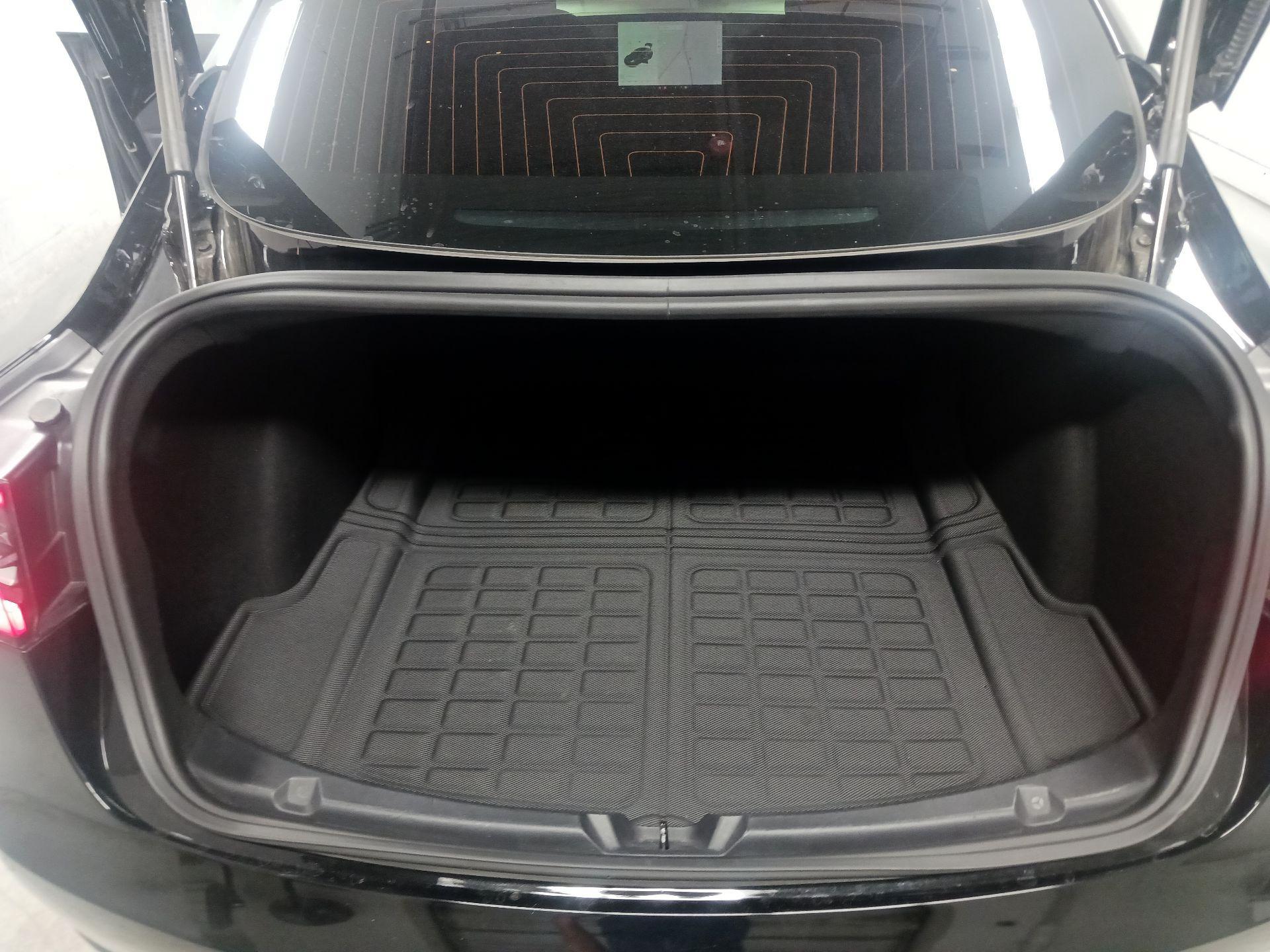 Thumbnail: 2019 Tesla Model 3 - 17