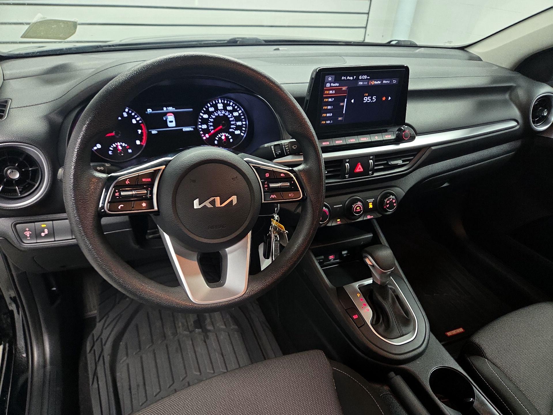 Thumbnail: 2023 Kia Forte - 8