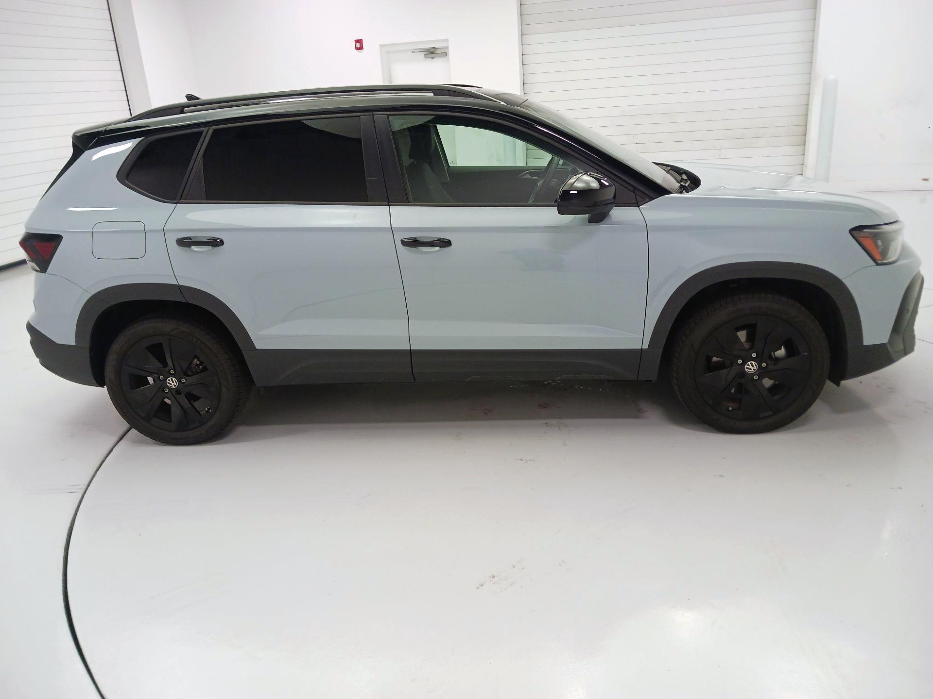 Thumbnail: 2025 Volkswagen Taos - 4