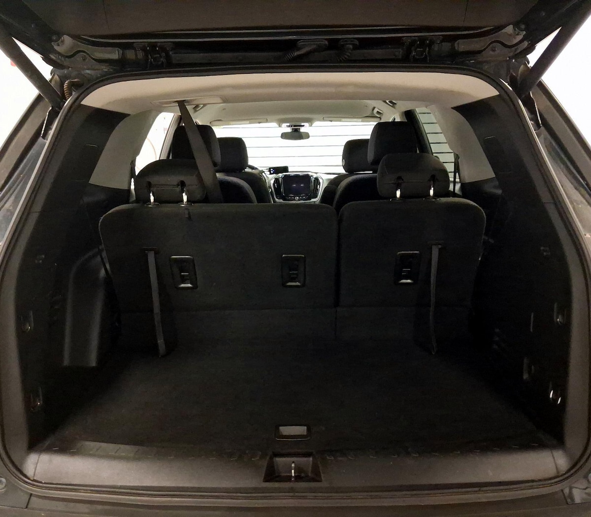 Trunk/Cargo (Seats Up)