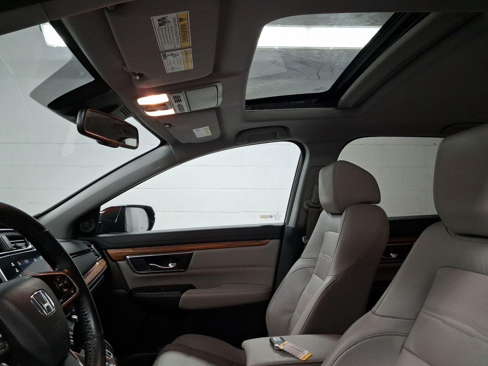 Sunroof(s) & Overhead Airbags