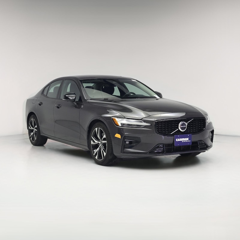 2024 Volvo S60 B5 Plus Dark Theme