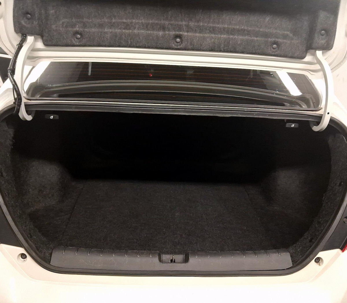 Trunk/Cargo (Seats Up)