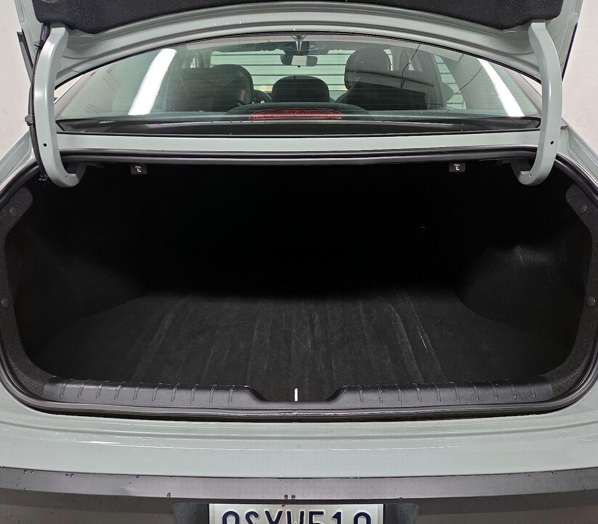 Trunk/Cargo (Seats Up)
