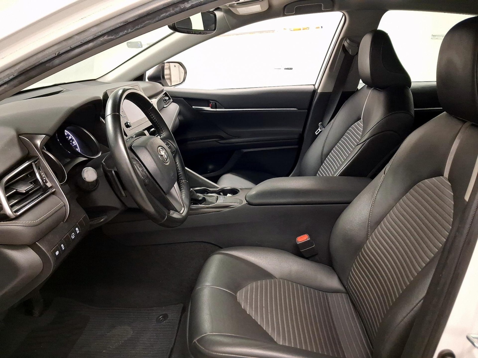 Power Seat(s) & Side Airbags
