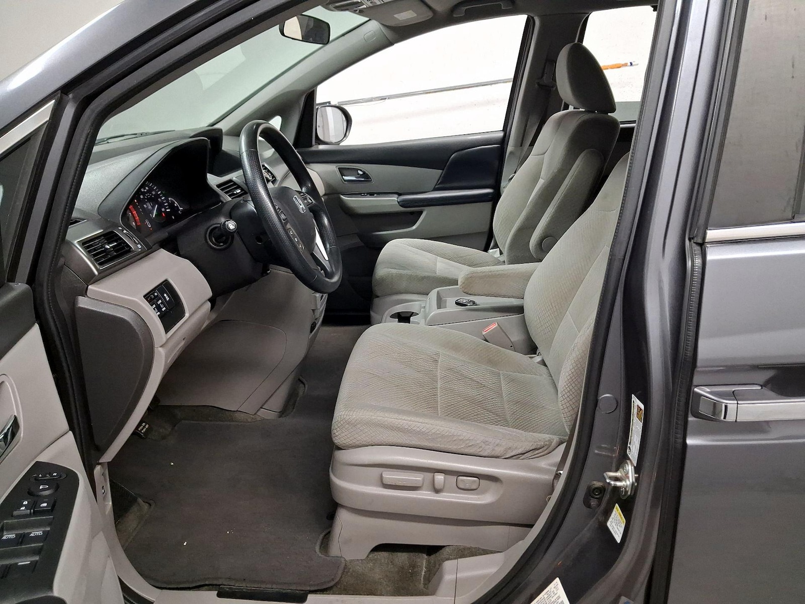 Power Seat(s) & Side Airbags