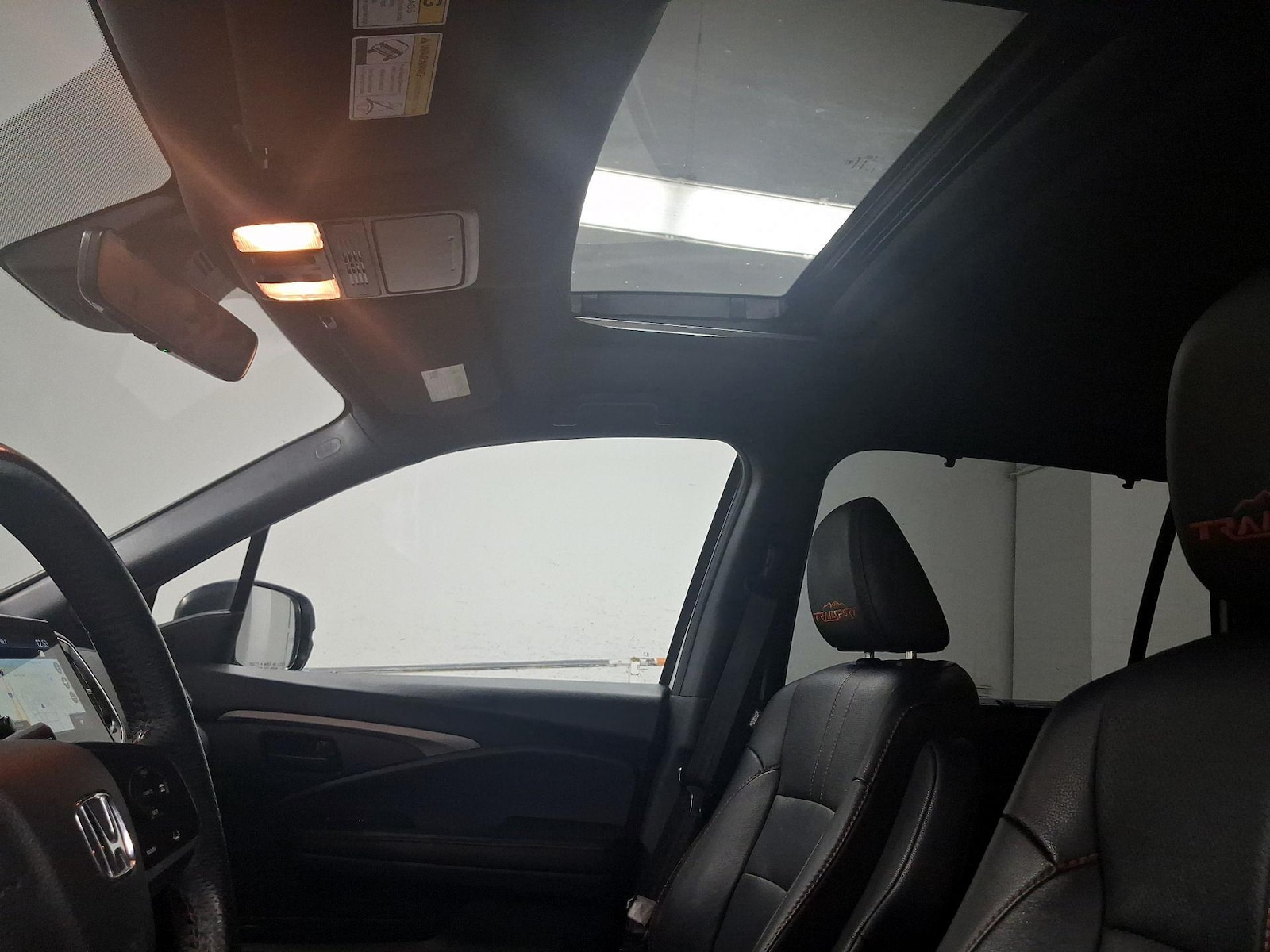 Sunroof(s) & Overhead Airbags