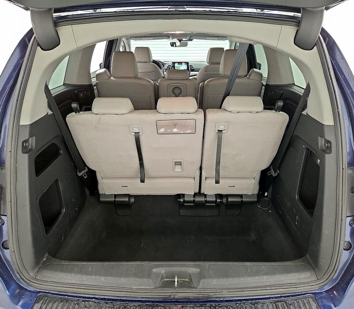 Trunk/Cargo (Seats Up)