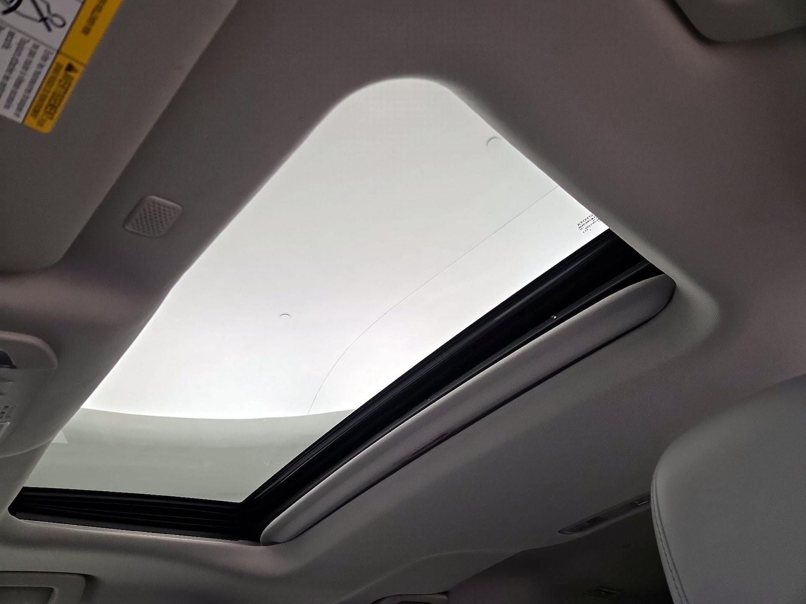 Sunroof(s) & Overhead Airbags
