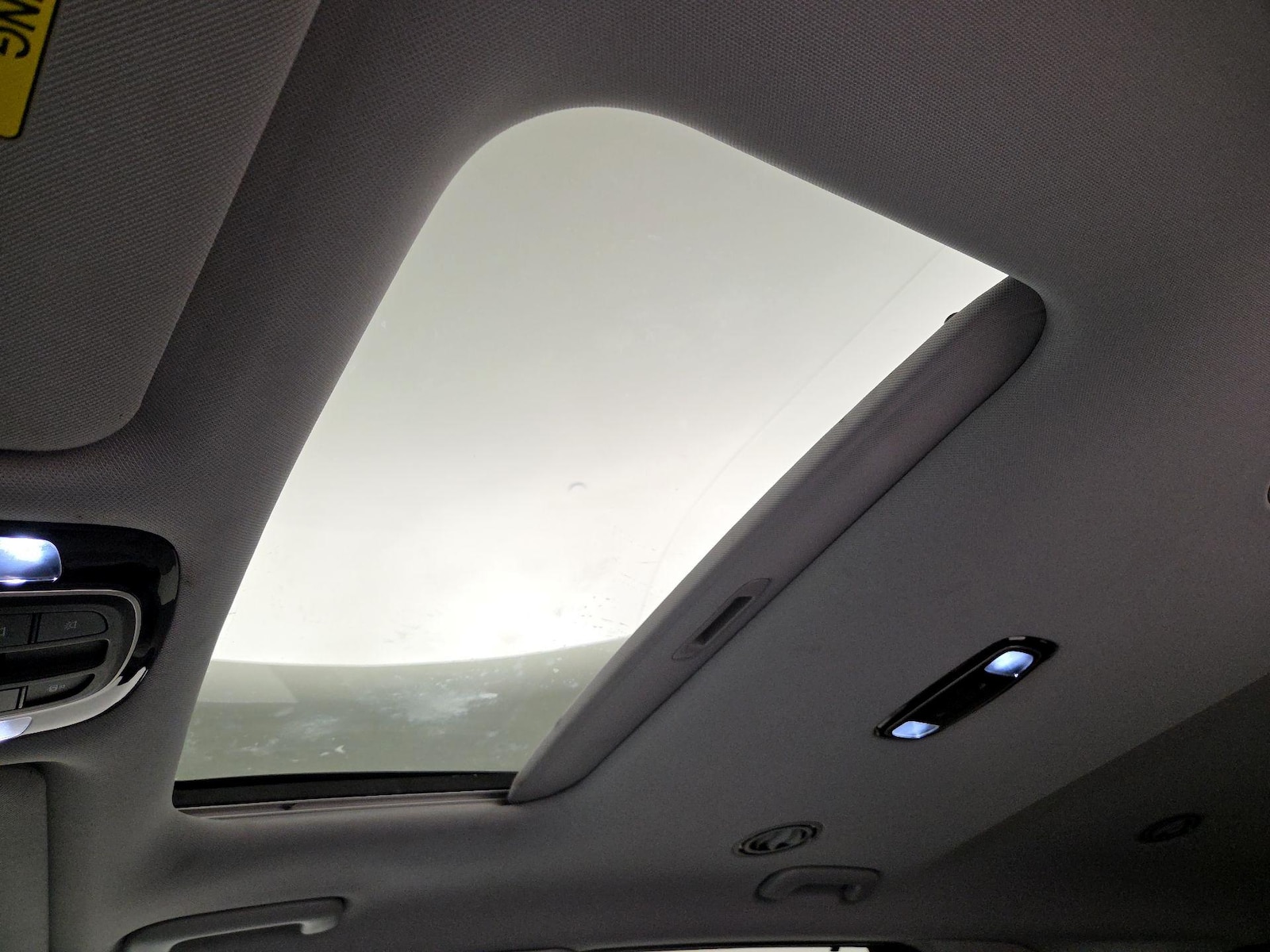 Sunroof(s) & Overhead Airbags