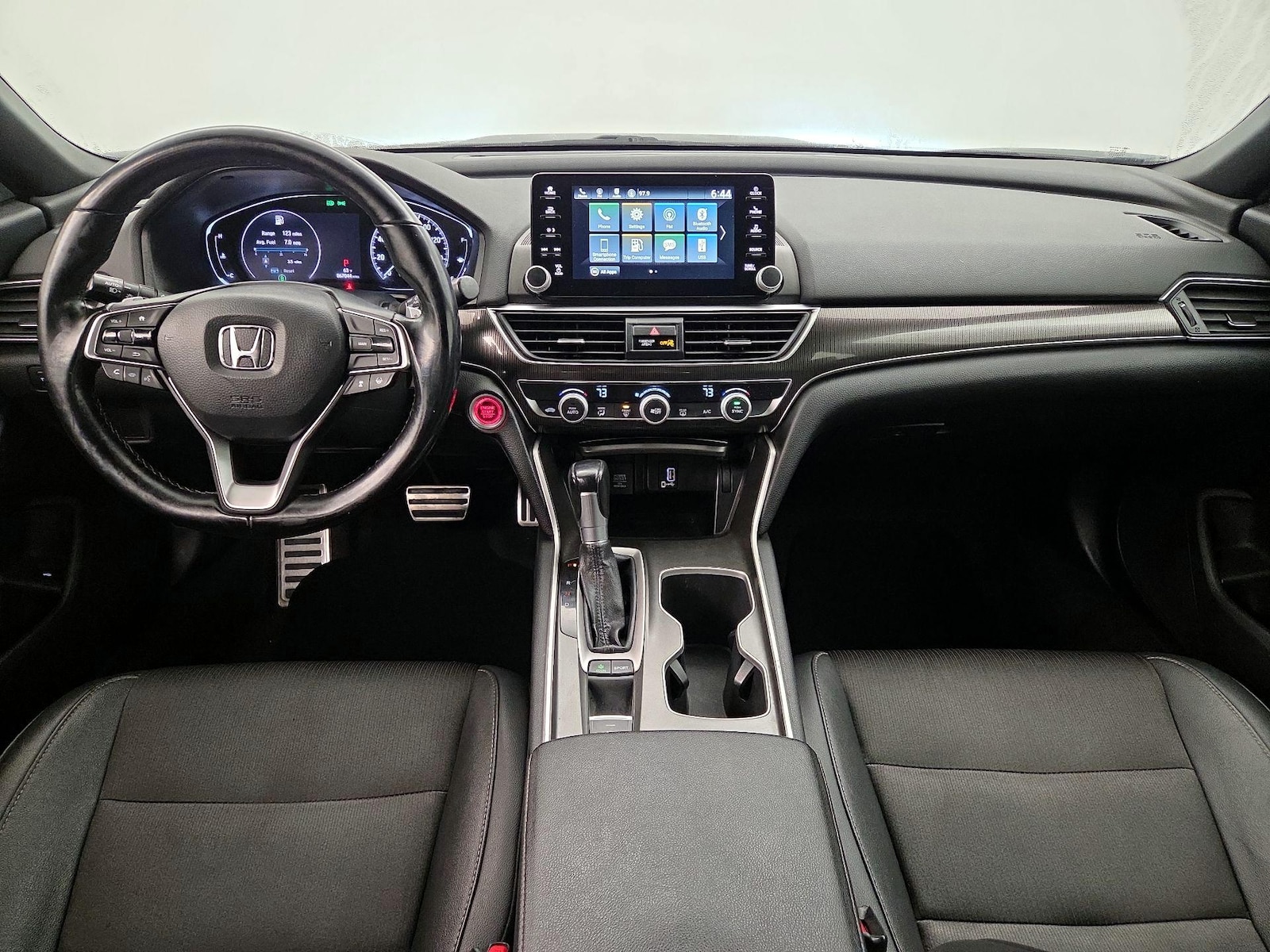 Apple CarPlay® & Android Auto™