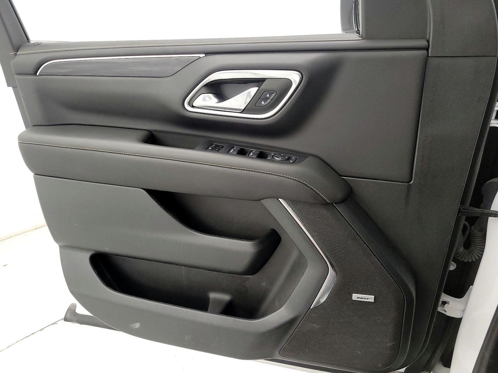 2024 GMC Yukon SLT - Photo 13