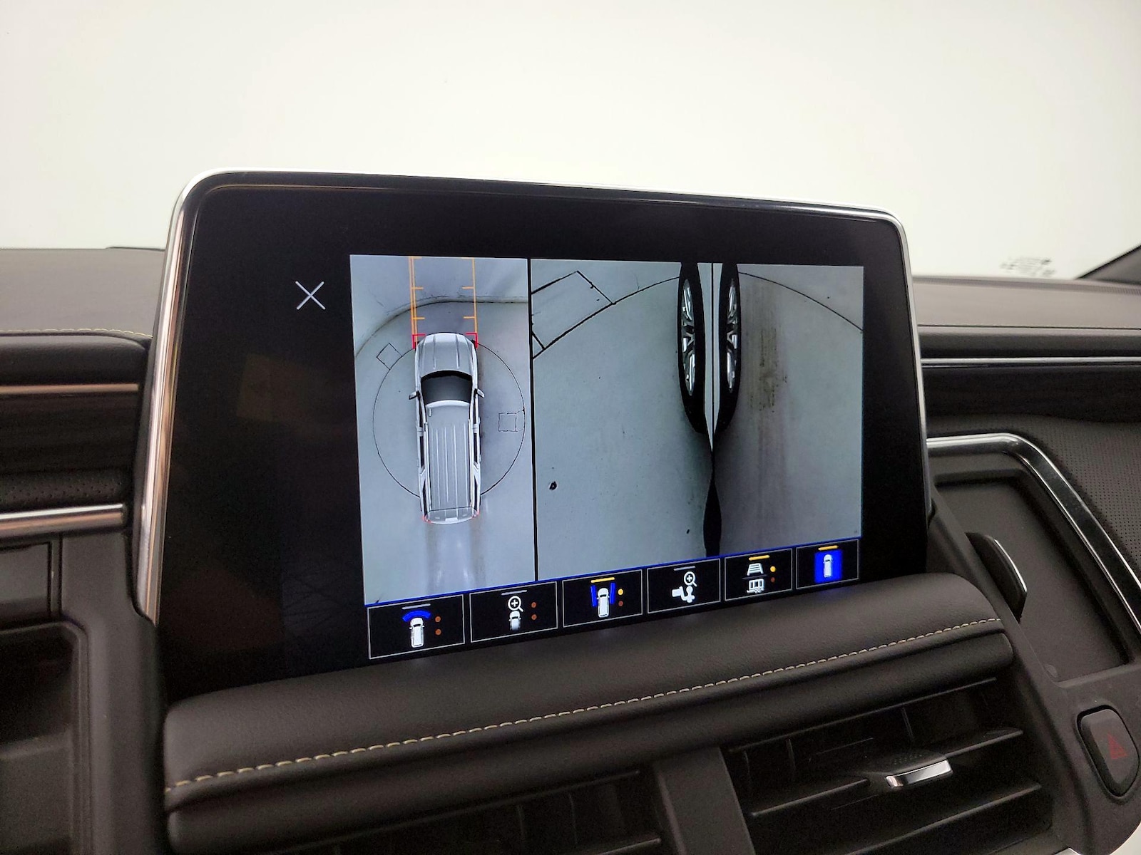 2024 GMC Yukon SLT - Photo 15