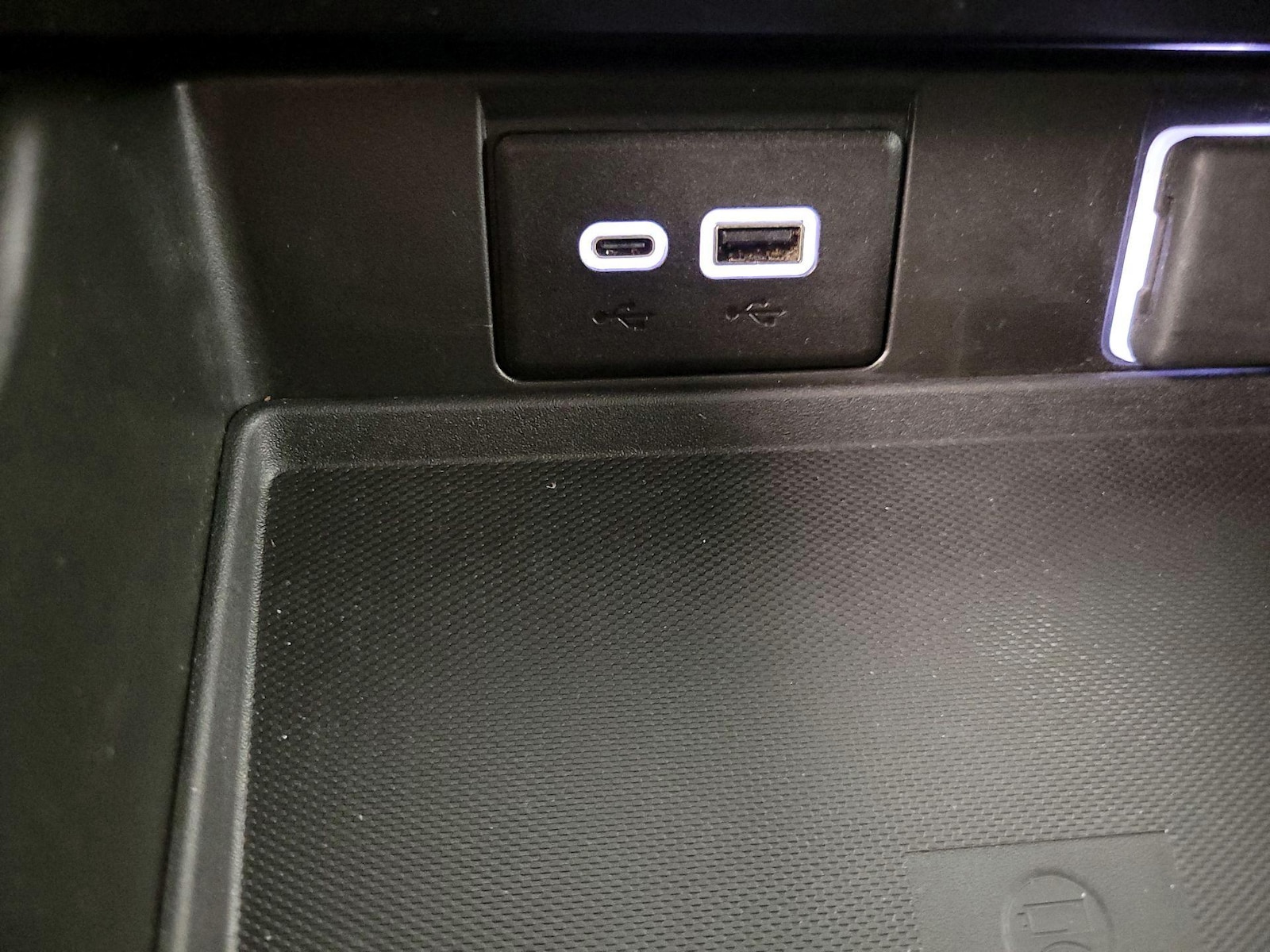 2024 GMC Yukon SLT - Photo 19