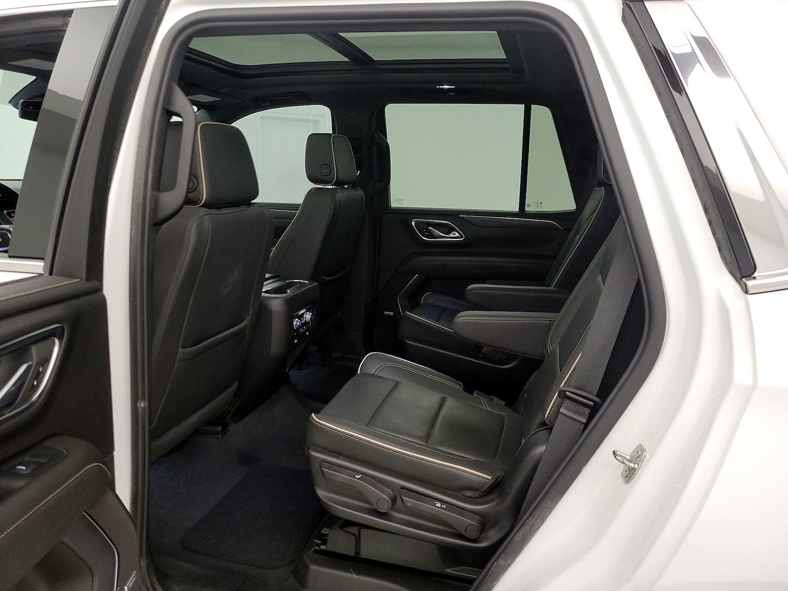 2024 GMC Yukon SLT - Photo 21