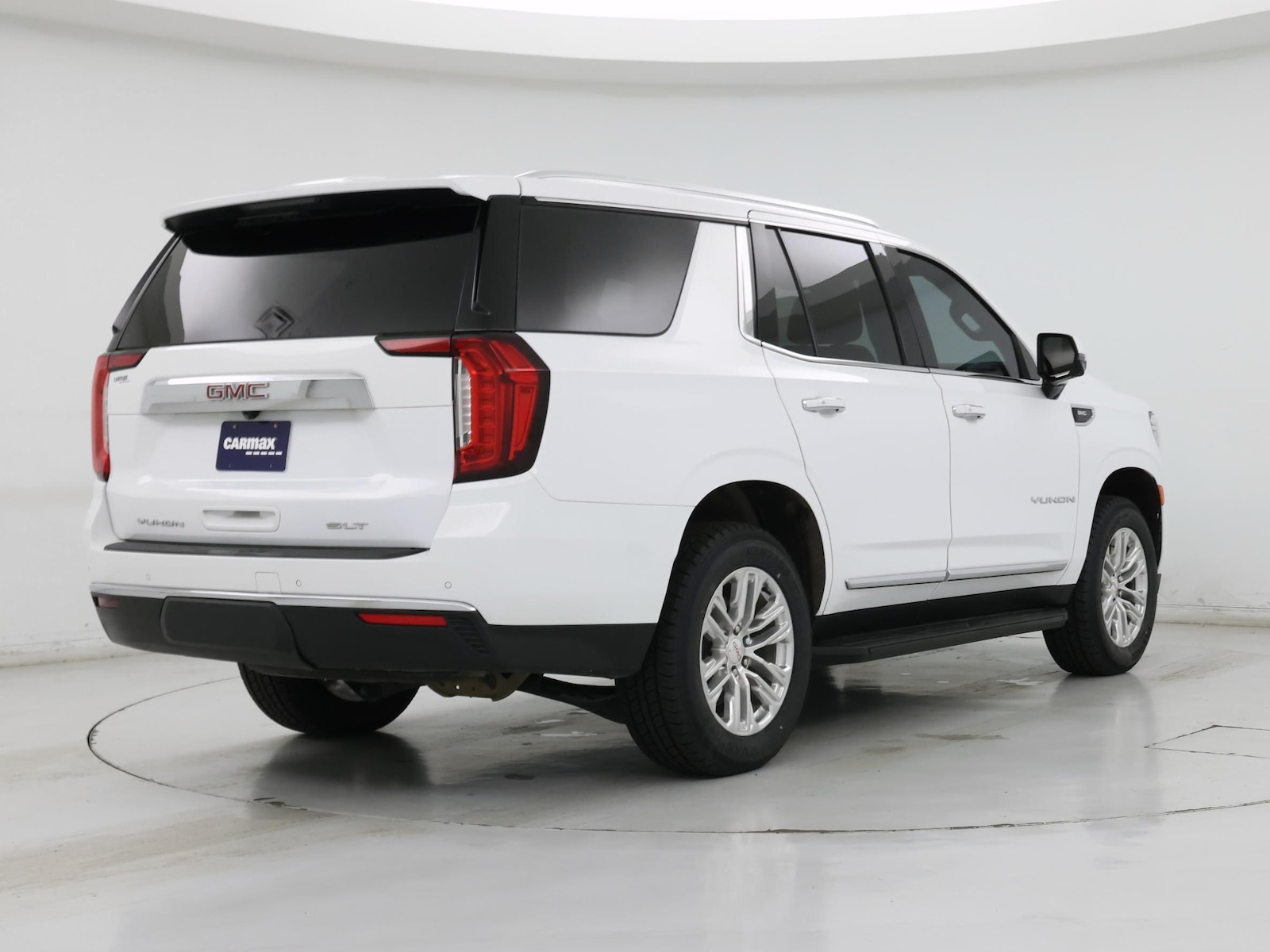 2024 GMC Yukon SLT - Photo 9