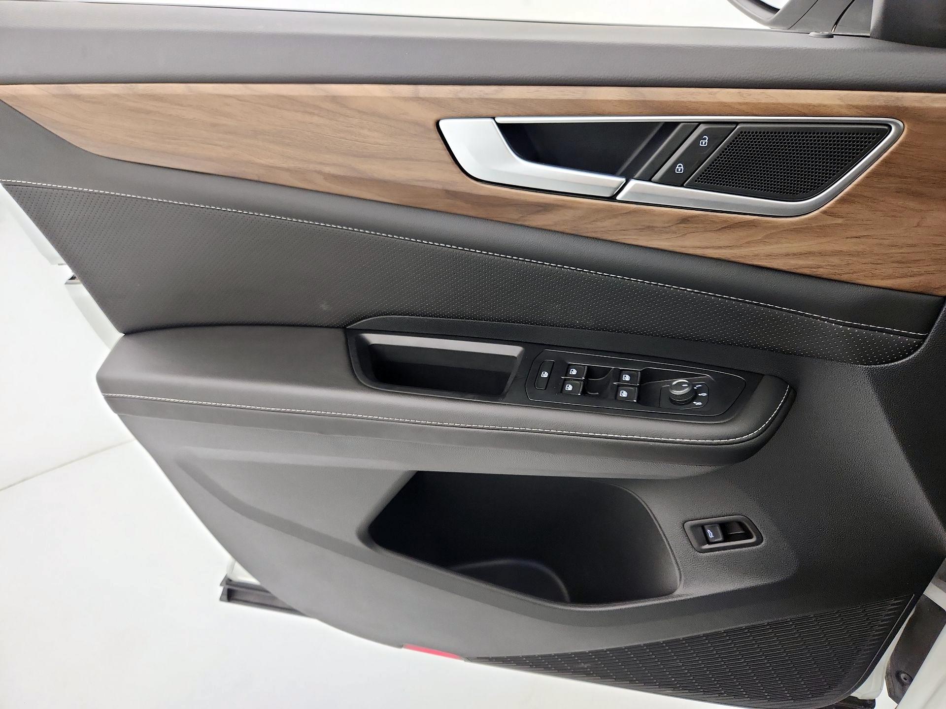 Thumbnail: 2025 Volkswagen Atlas - 12