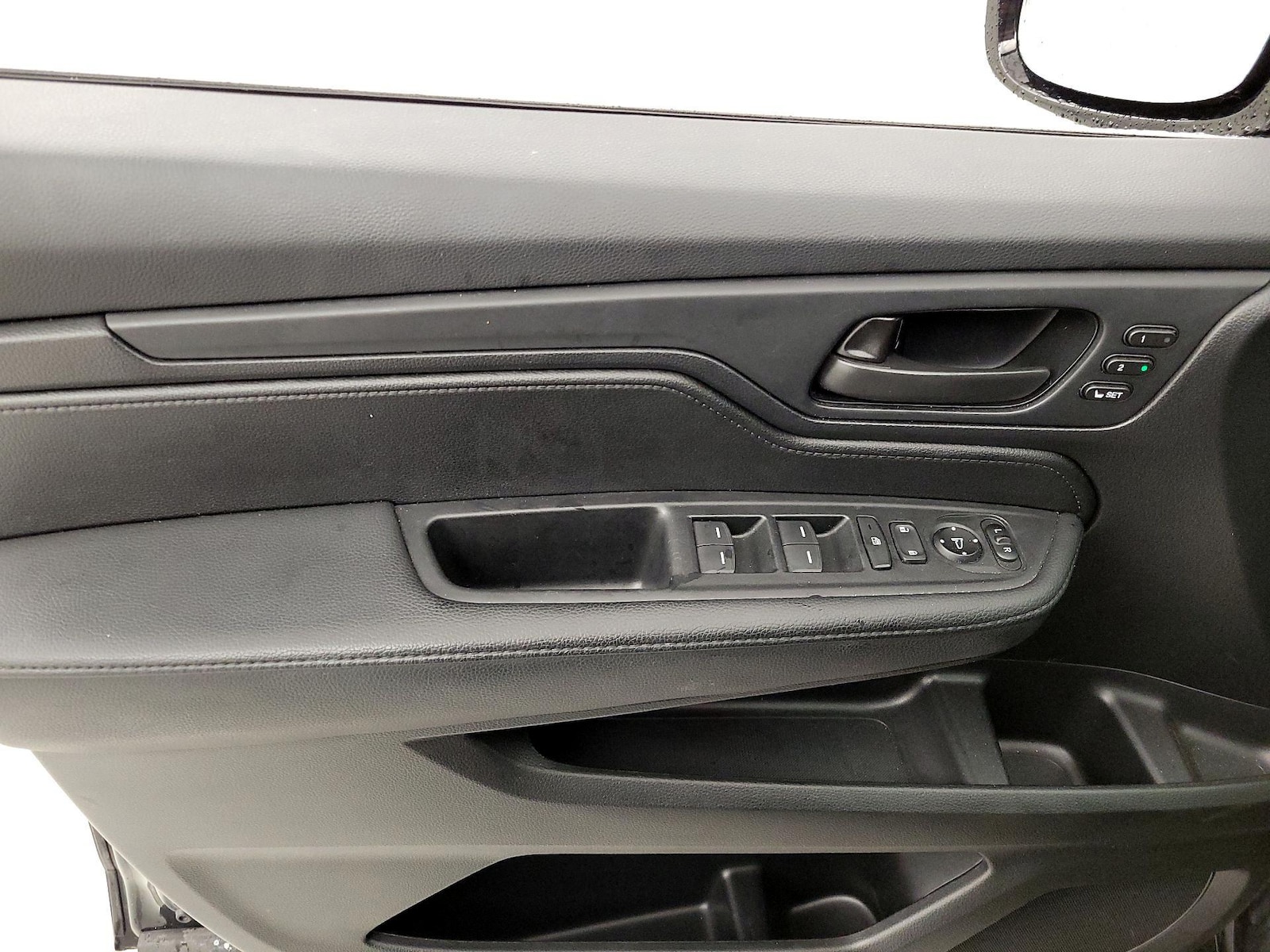 2025 Honda Odyssey Sport L - Photo 13