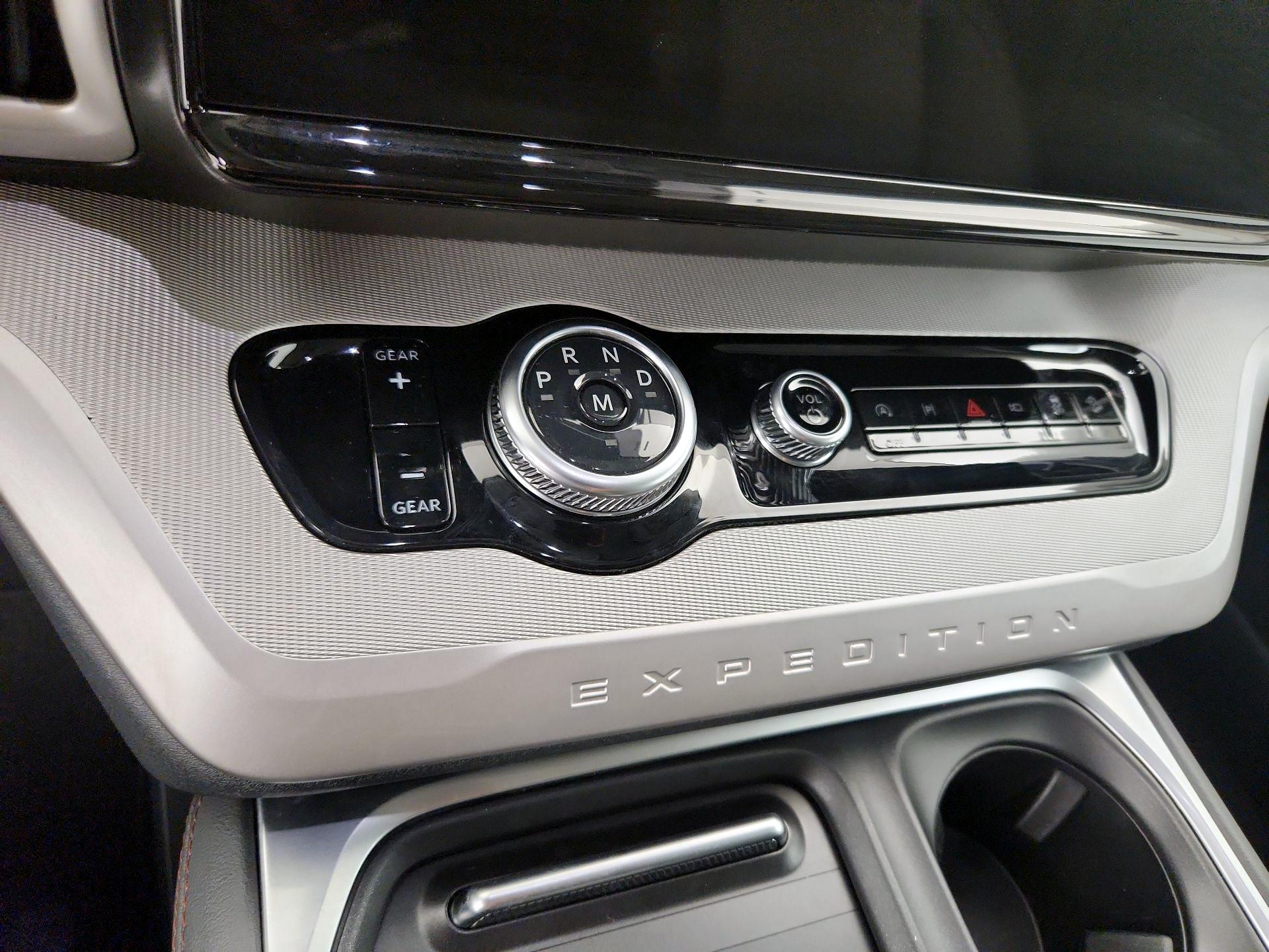 Thumbnail: 2025 Ford Expedition - 18