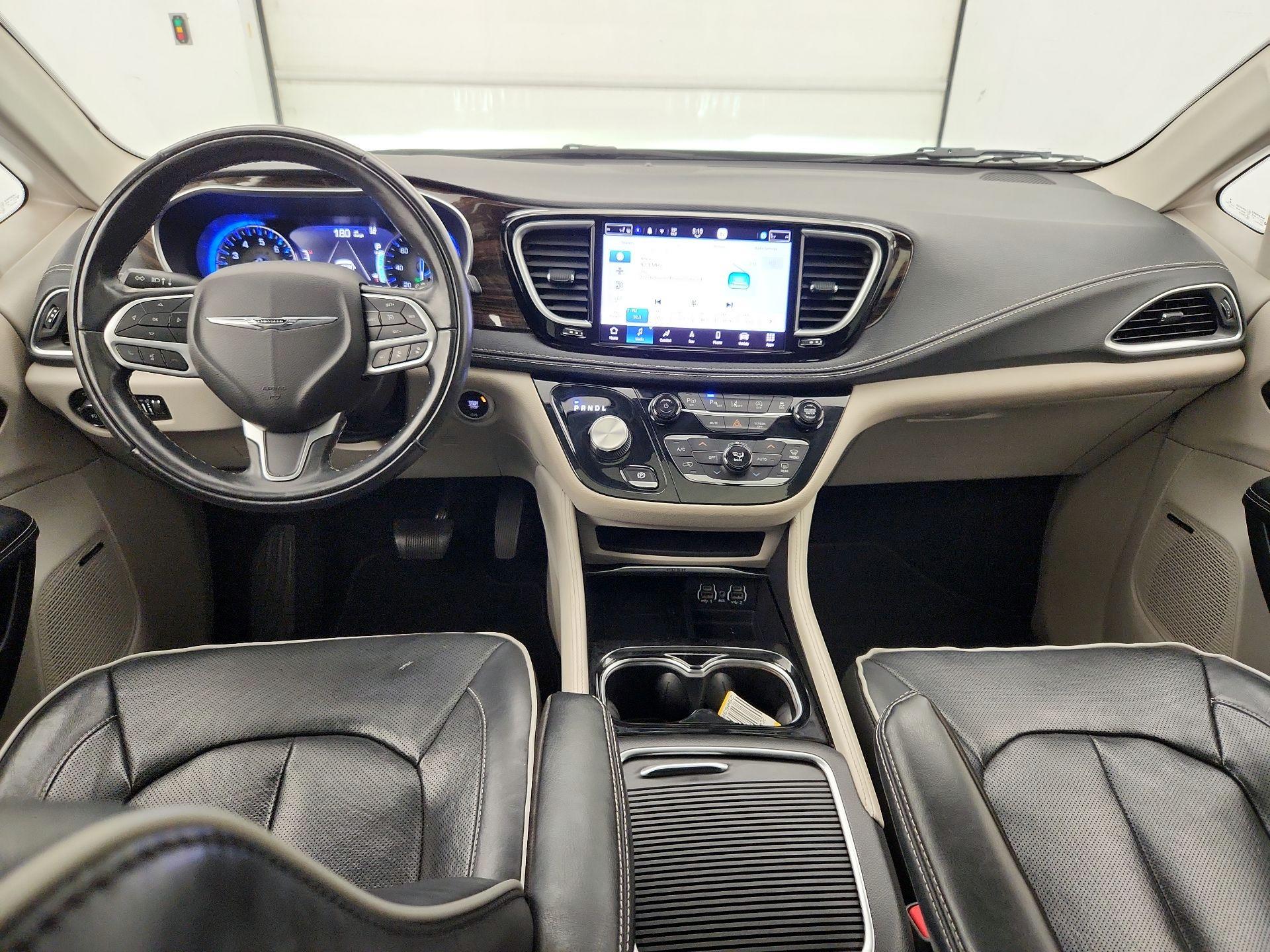 Thumbnail: 2022 Chrysler Pacifica - 9